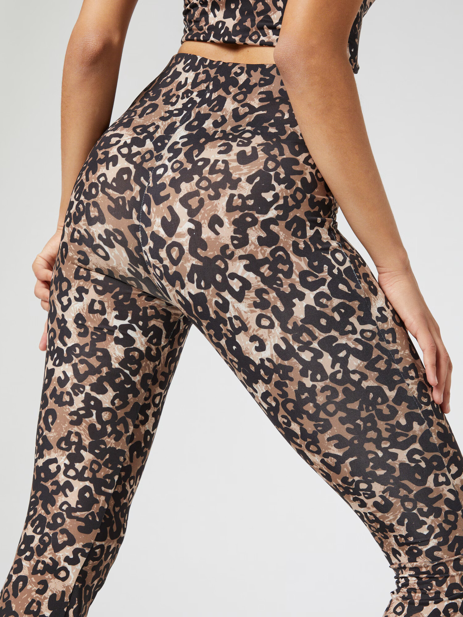 Hoermanseder x About You Leggings 'Fame' maro / mai multe culori - Pled.ro