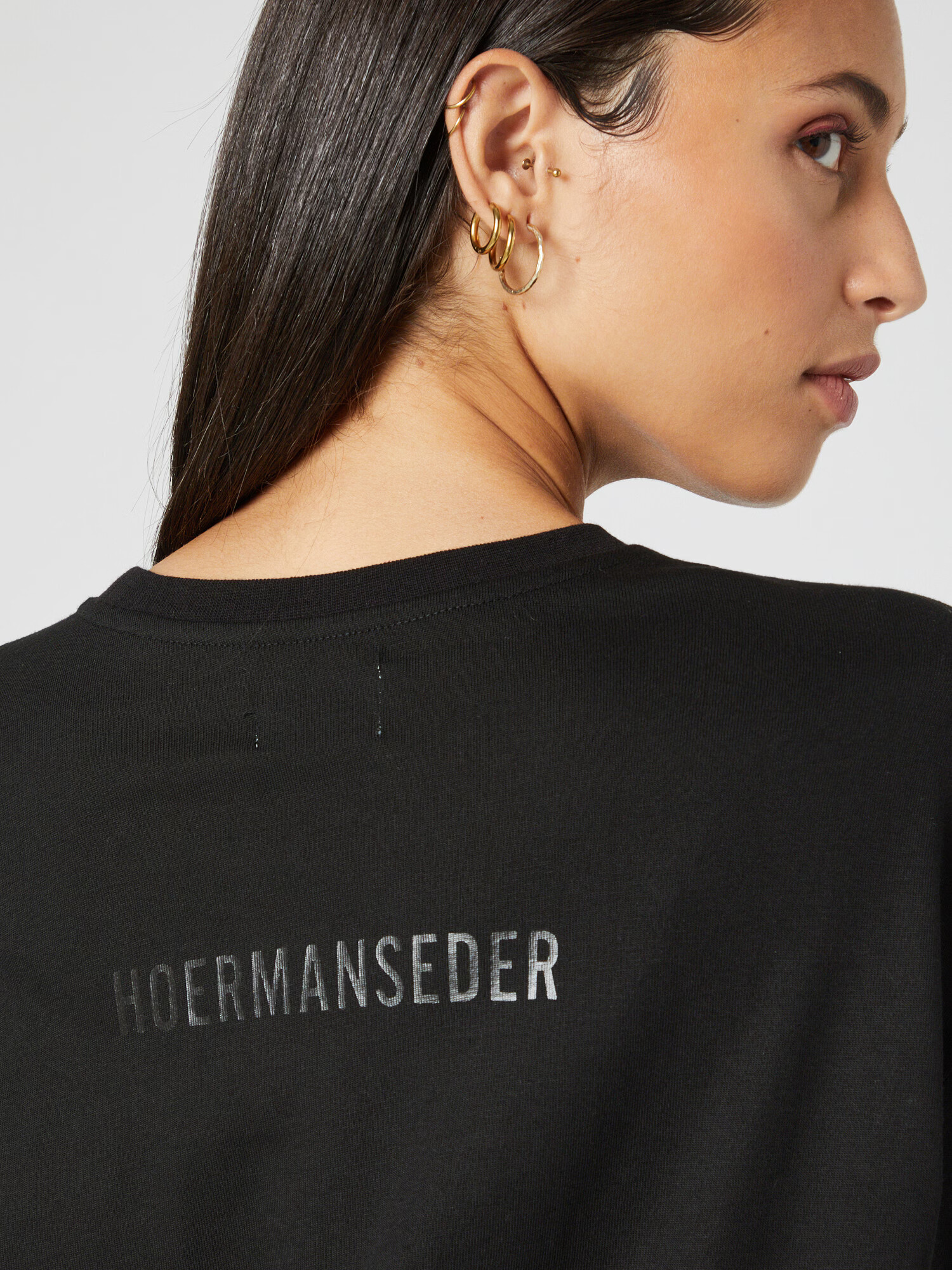 Hoermanseder x About You Tricou 'Cami' negru - Pled.ro