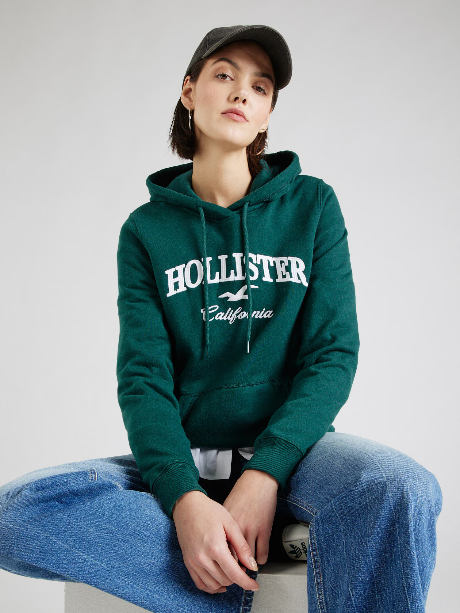 HOLLISTER Bluză de molton verde smarald / alb - Pled.ro