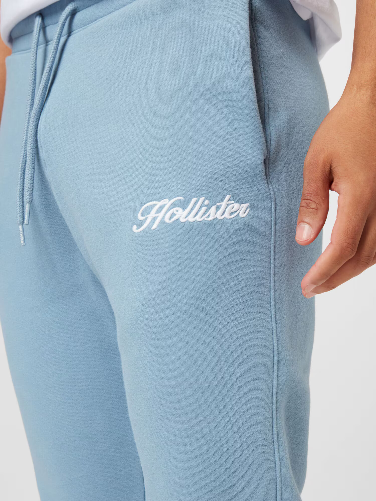 HOLLISTER Pantaloni albastru deschis / alb - Pled.ro