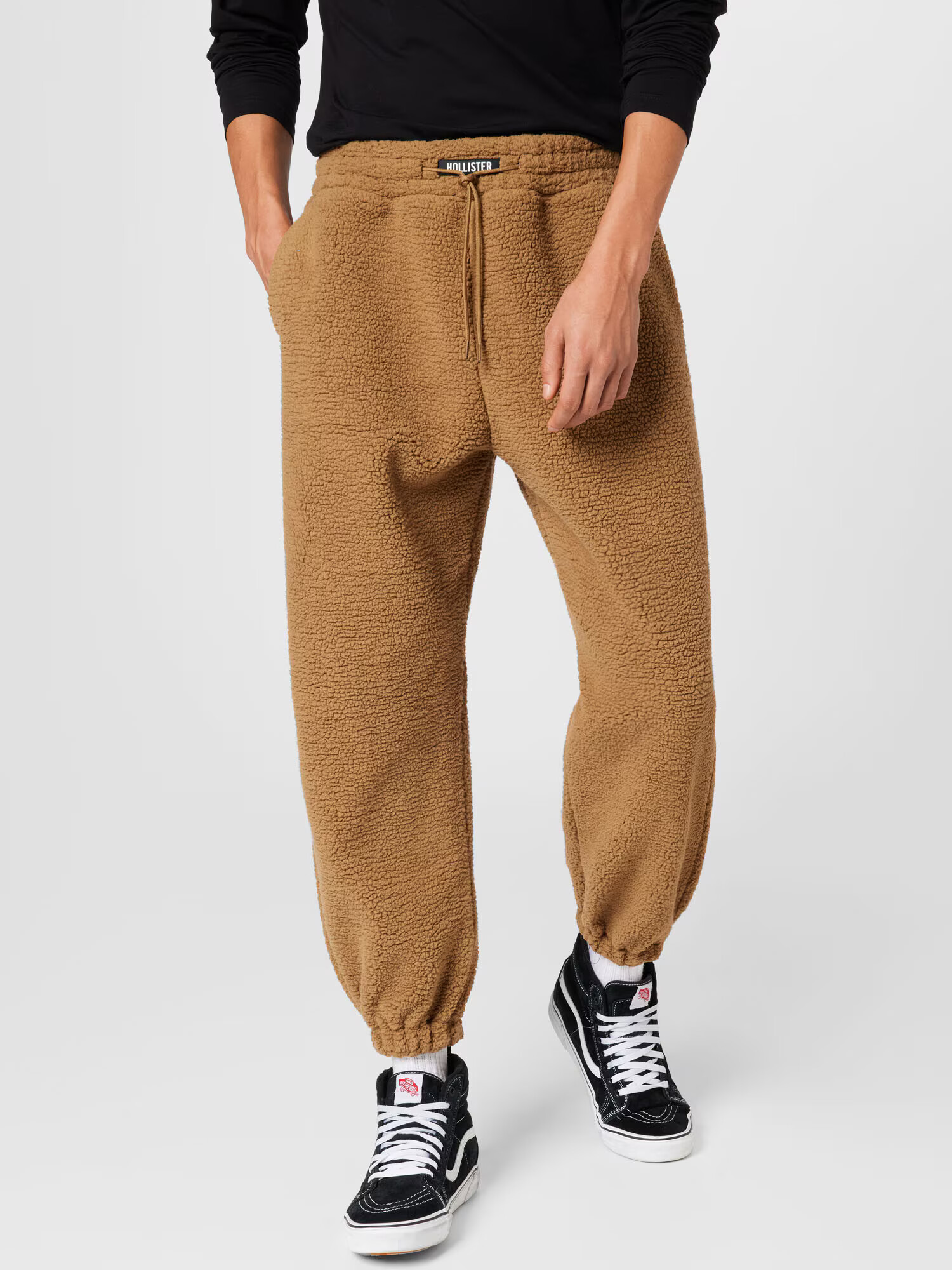 HOLLISTER Pantaloni 'APAC' maro pueblo - Pled.ro