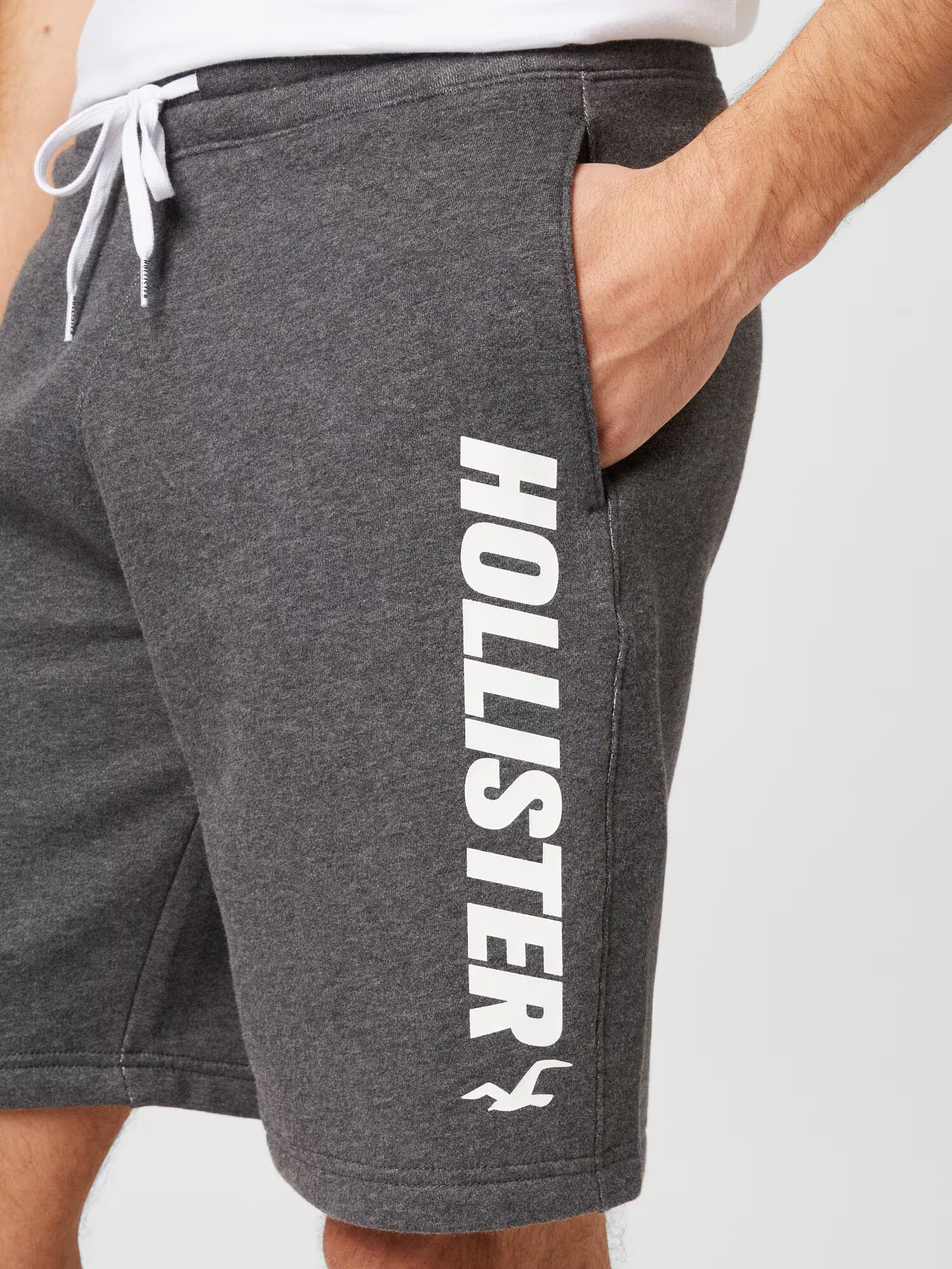 HOLLISTER Pantaloni gri metalic / alb - Pled.ro