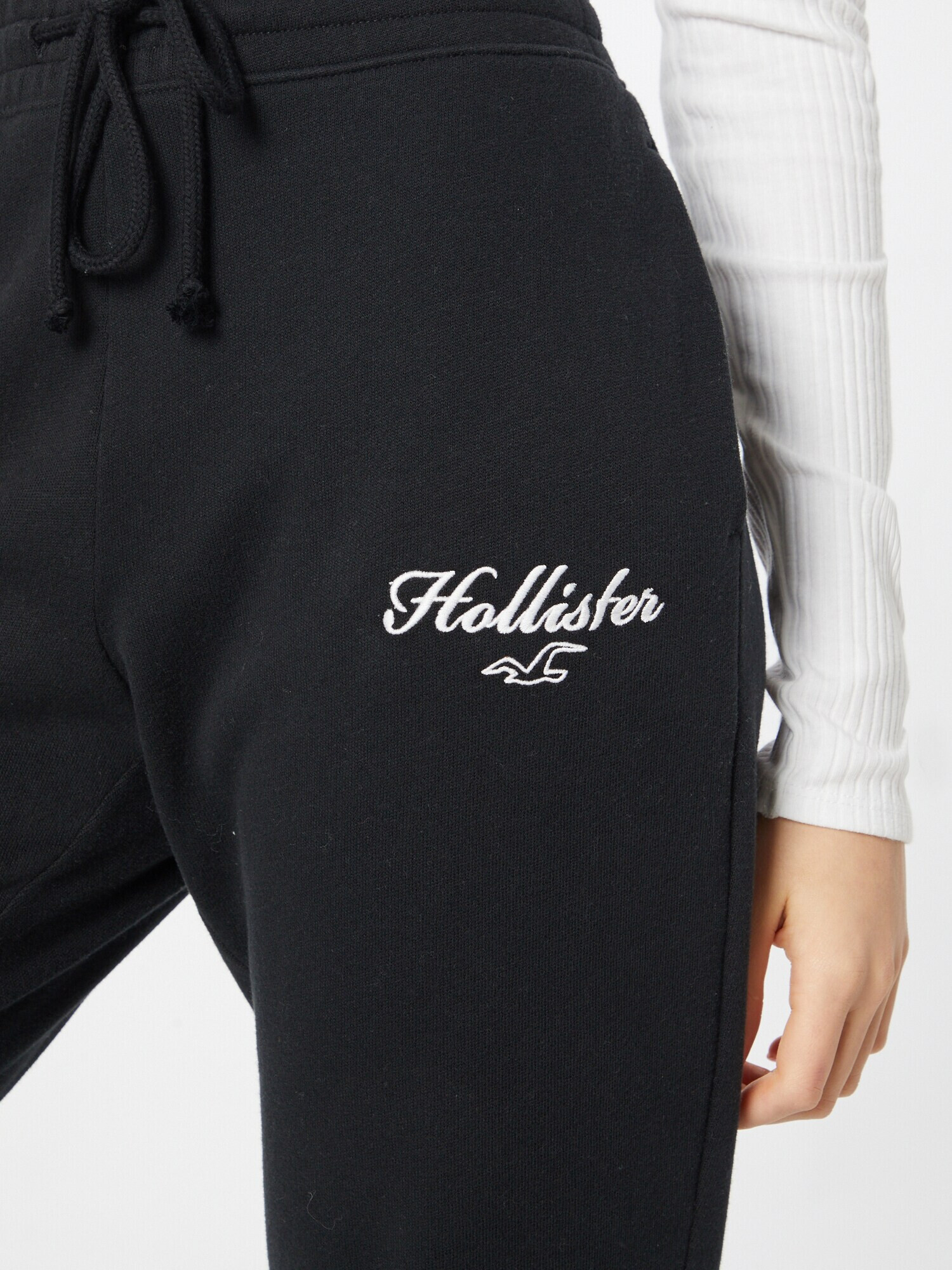 HOLLISTER Pantaloni negru / alb - Pled.ro