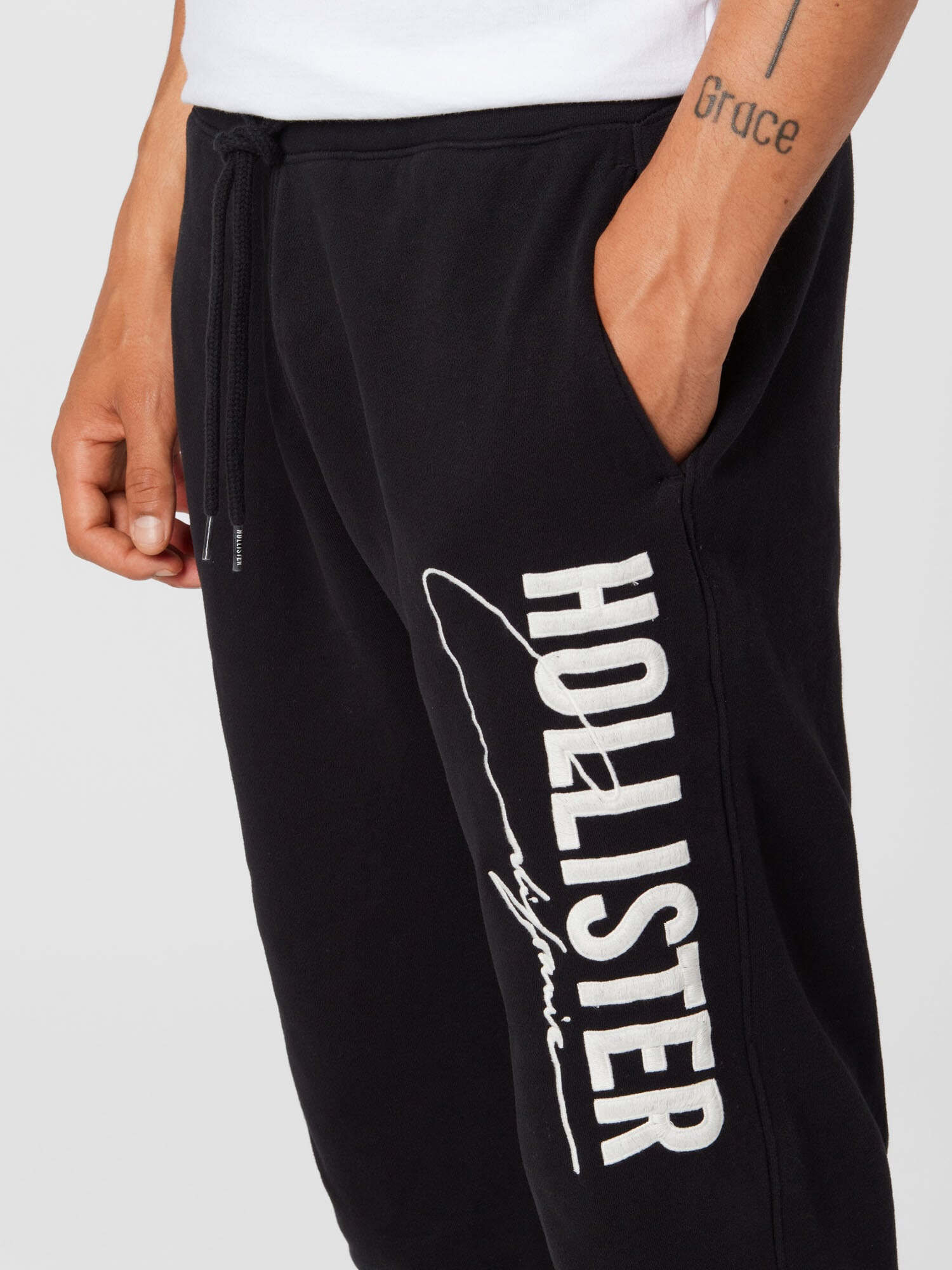 HOLLISTER Pantaloni negru / alb - Pled.ro