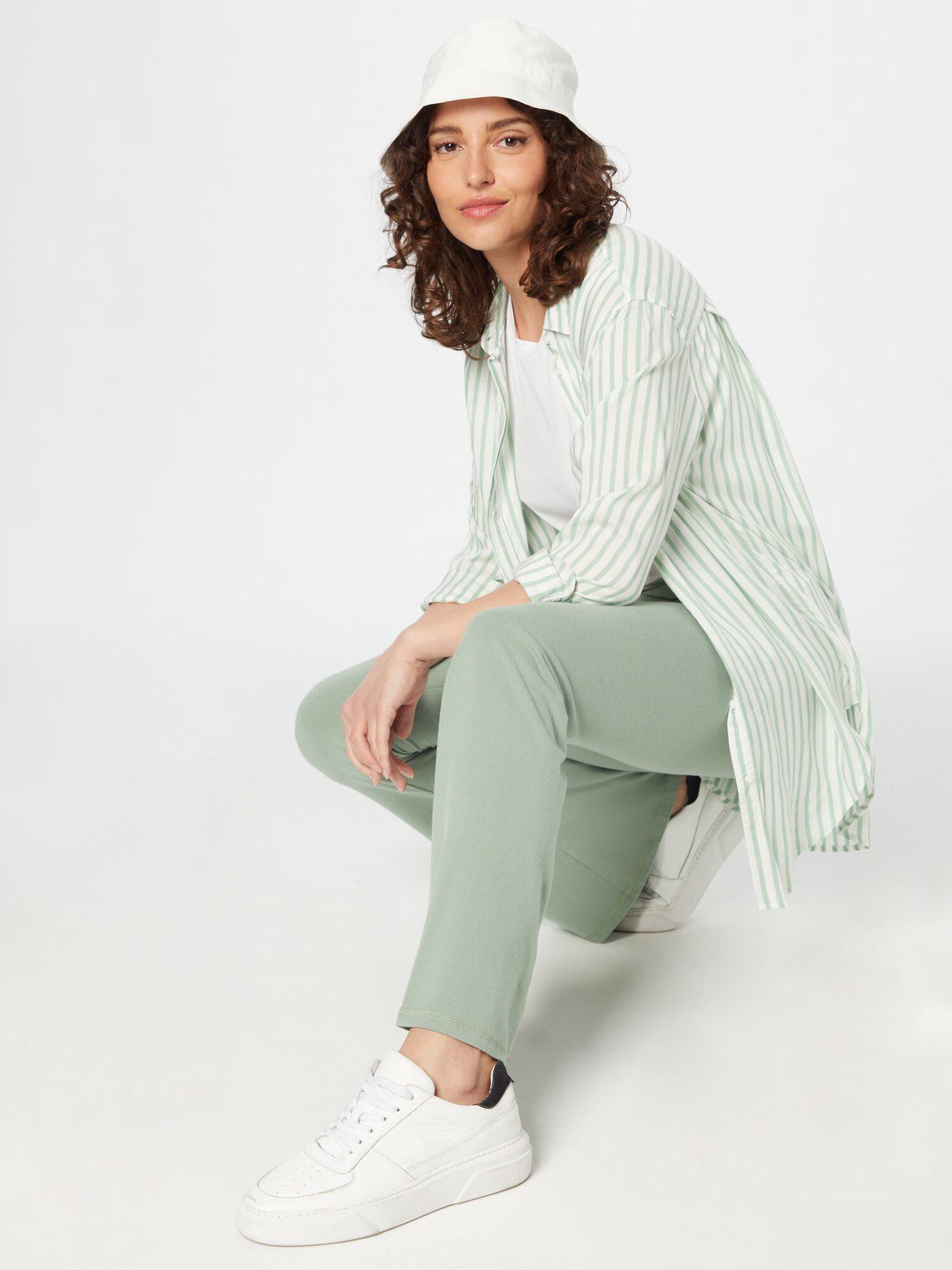 HOLLISTER Pantaloni verde pastel - Pled.ro