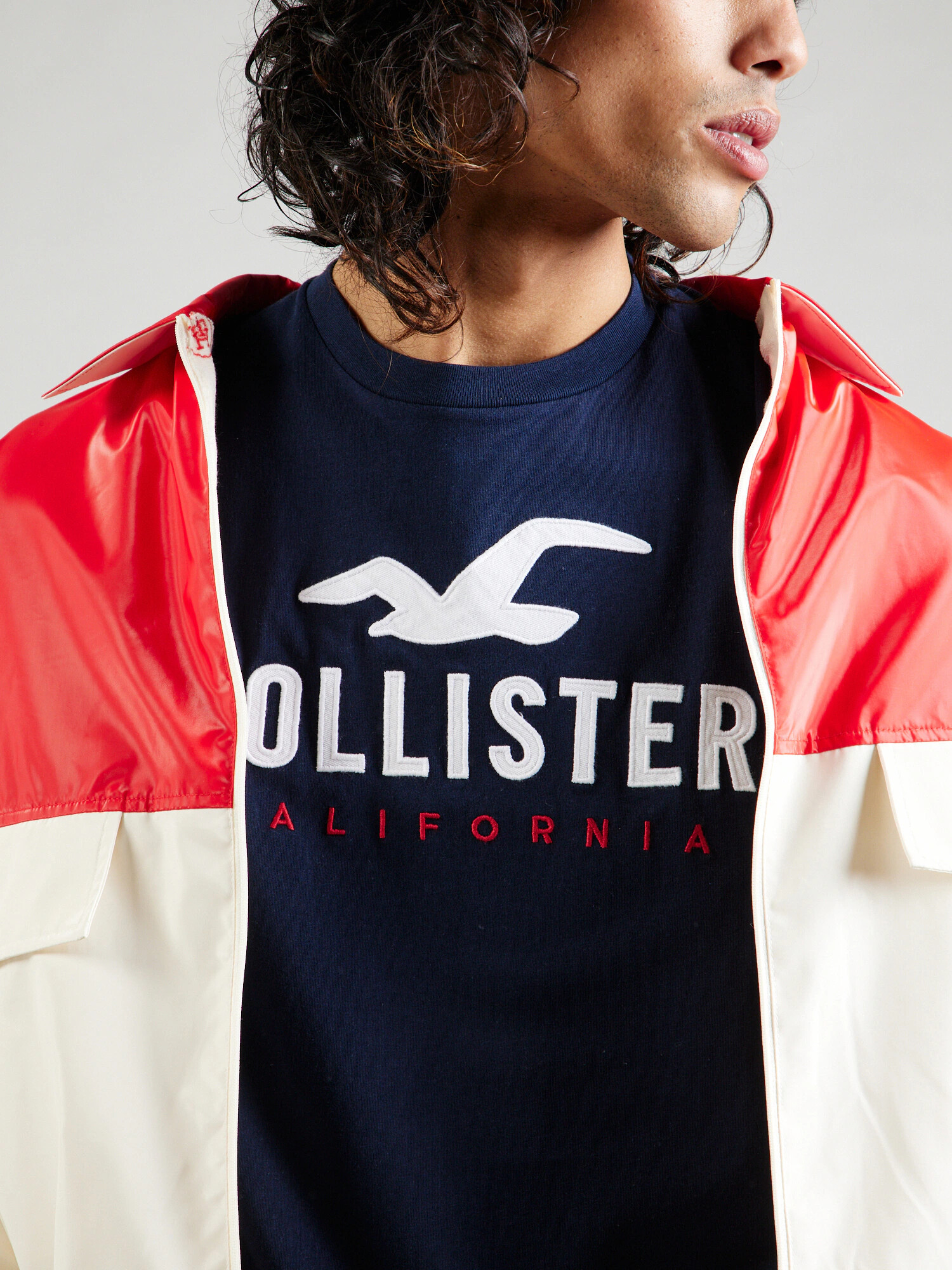 HOLLISTER Tricou bleumarin / roșu / alb - Pled.ro