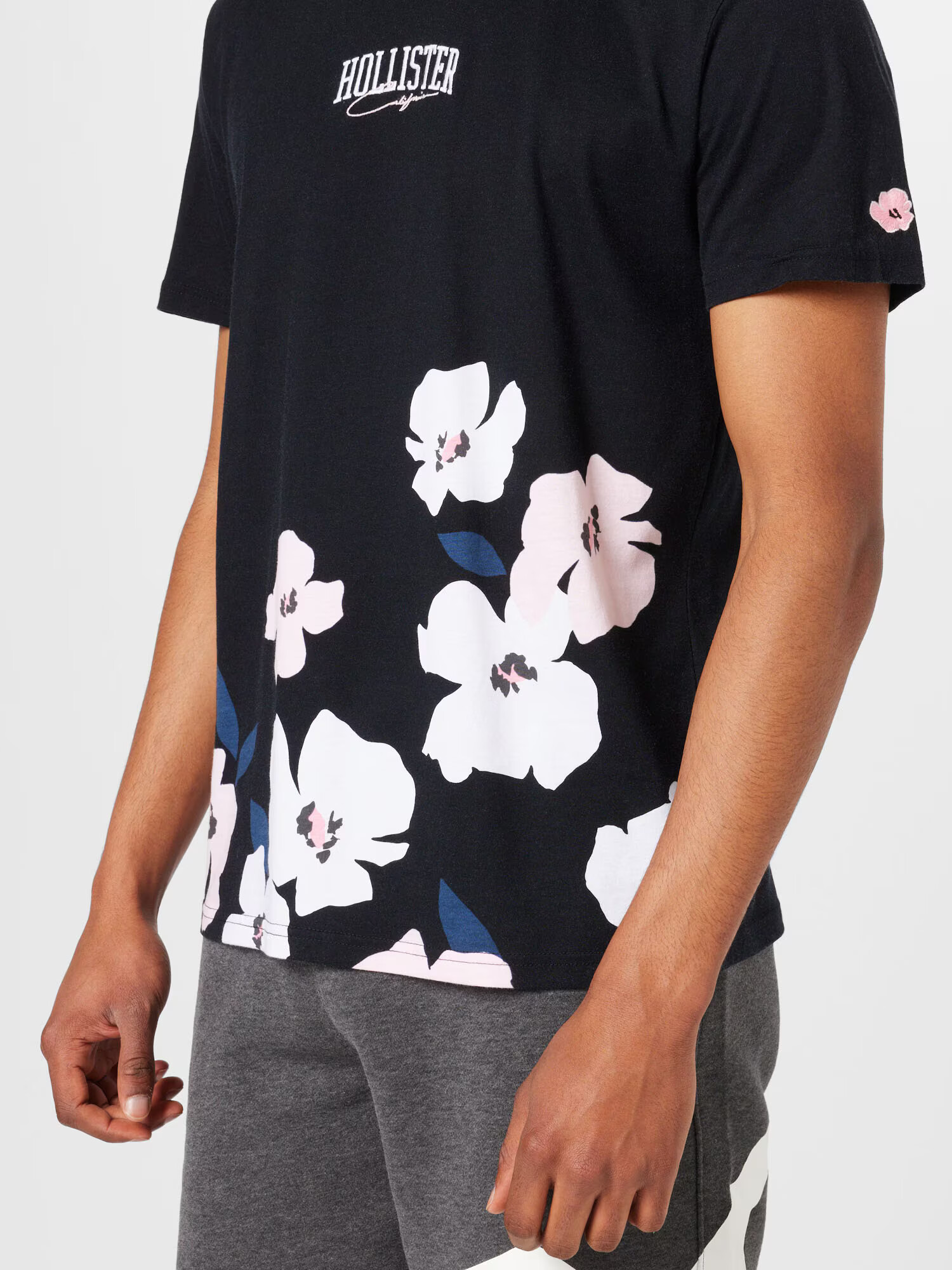 HOLLISTER Tricou 'CHERRY BLOSSOM' portocaliu pastel / roz pastel / negru / alb - Pled.ro