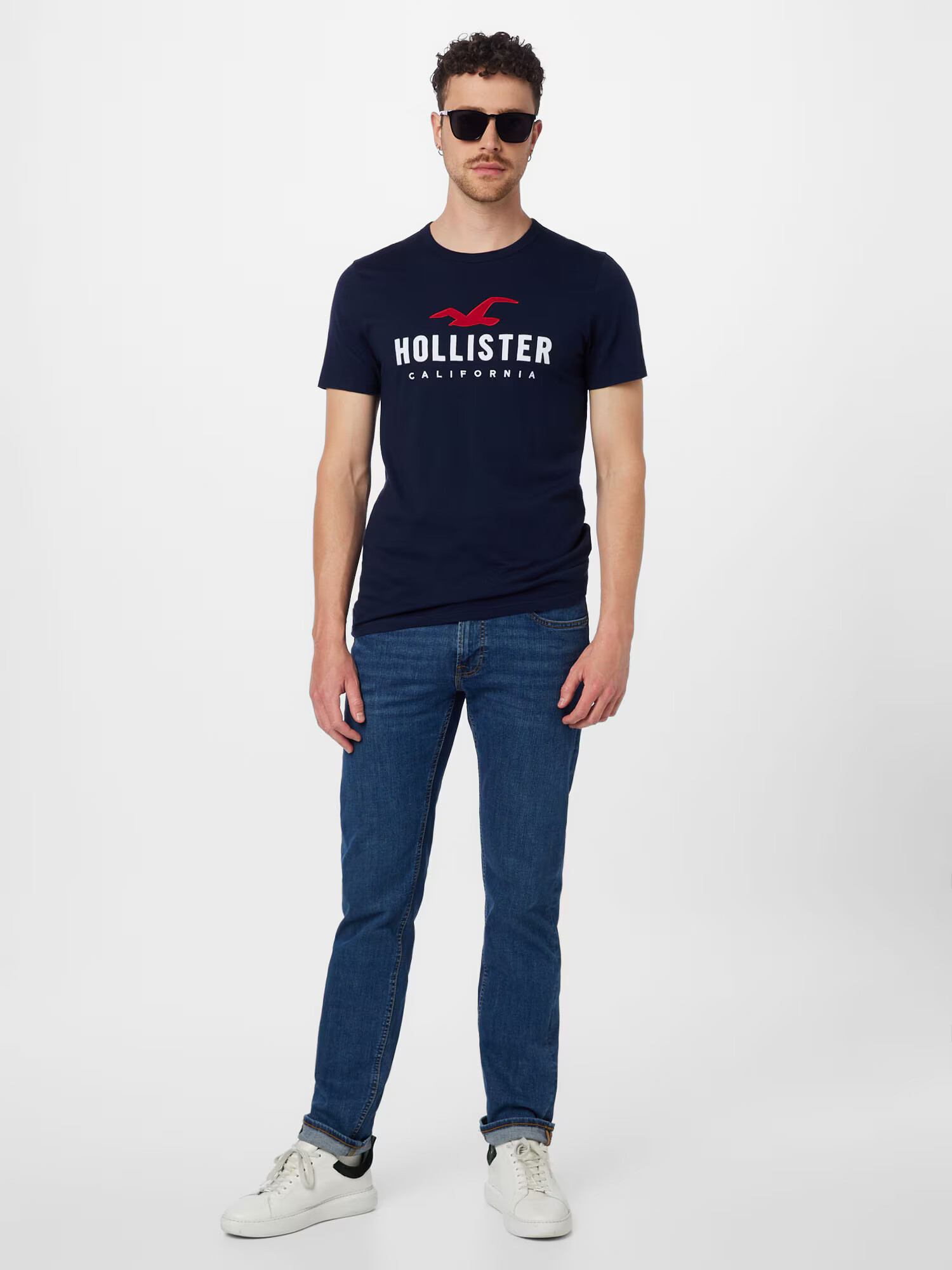 HOLLISTER Tricou 'EMEA' bleumarin / roșu / alb - Pled.ro