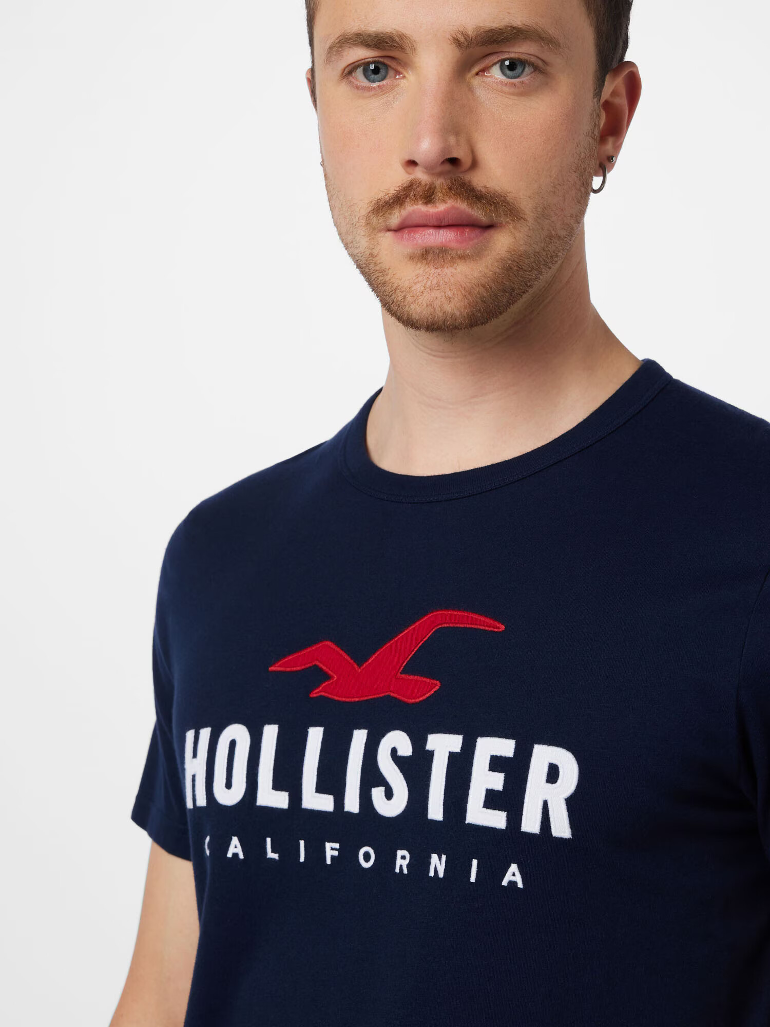 HOLLISTER Tricou 'EMEA' bleumarin / roșu / alb - Pled.ro