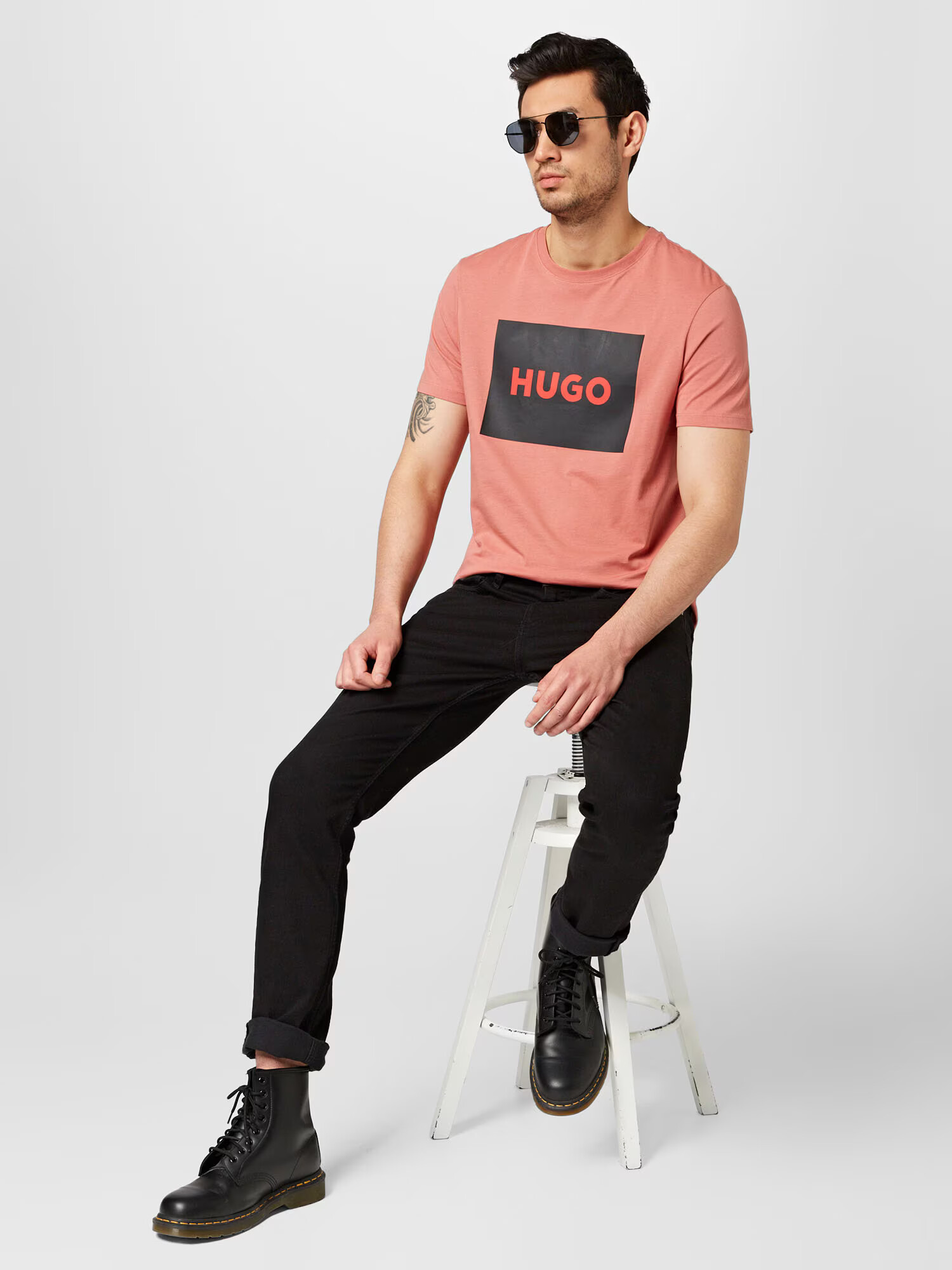 HUGO Tricou 'Dulive' roz / roșu / negru - Pled.ro