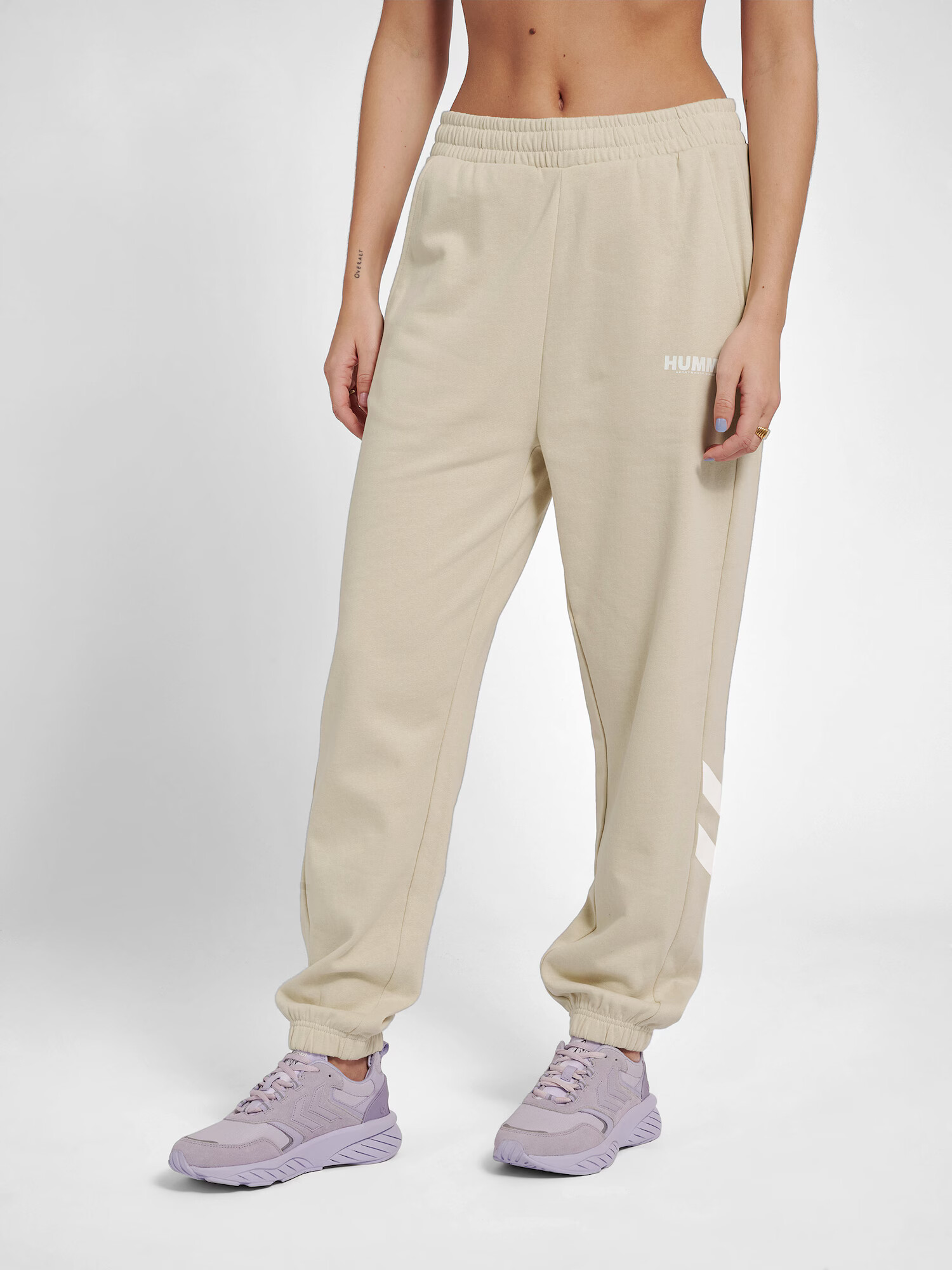 Hummel Pantaloni sport gri piatră / alb - Pled.ro