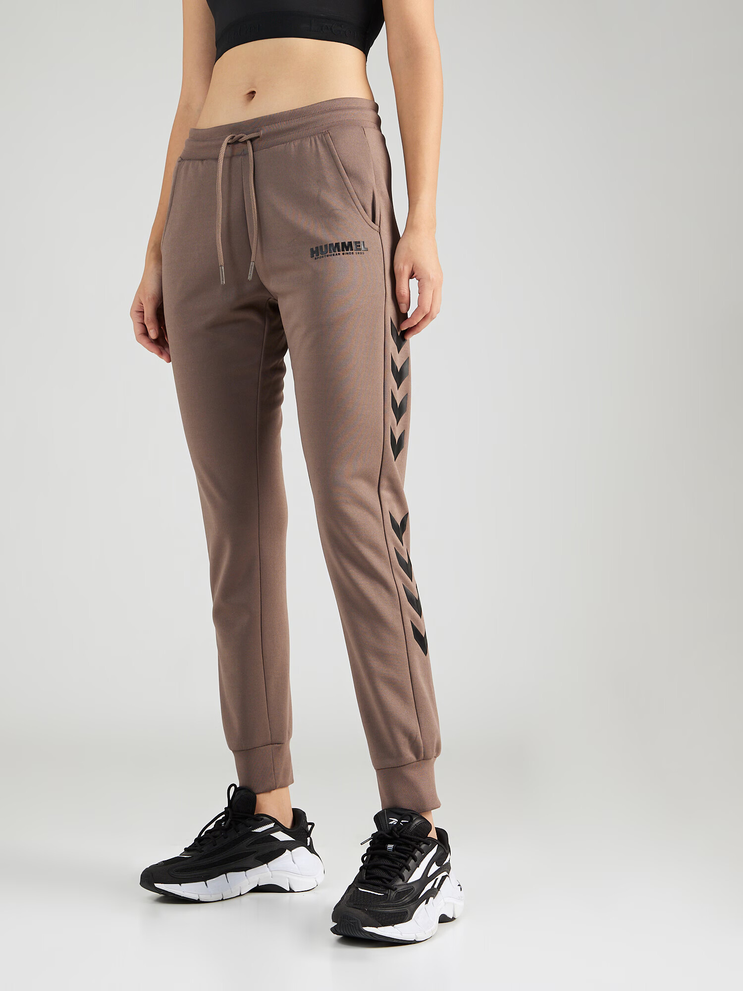 Hummel Pantaloni sport 'Legacy' pământiu / negru - Pled.ro