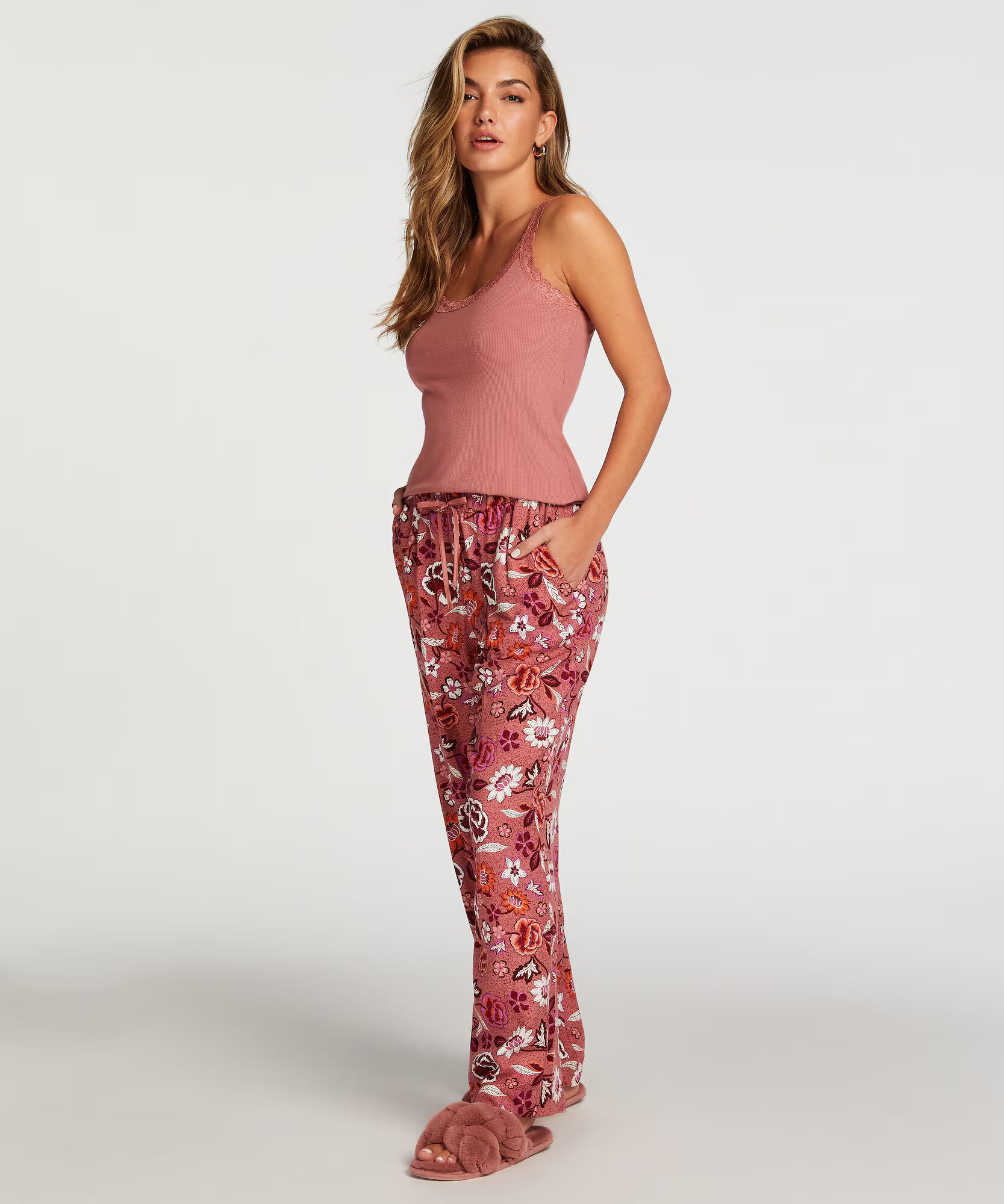 Hunkemöller Pantaloni de pijama 'Woven' roz - Pled.ro