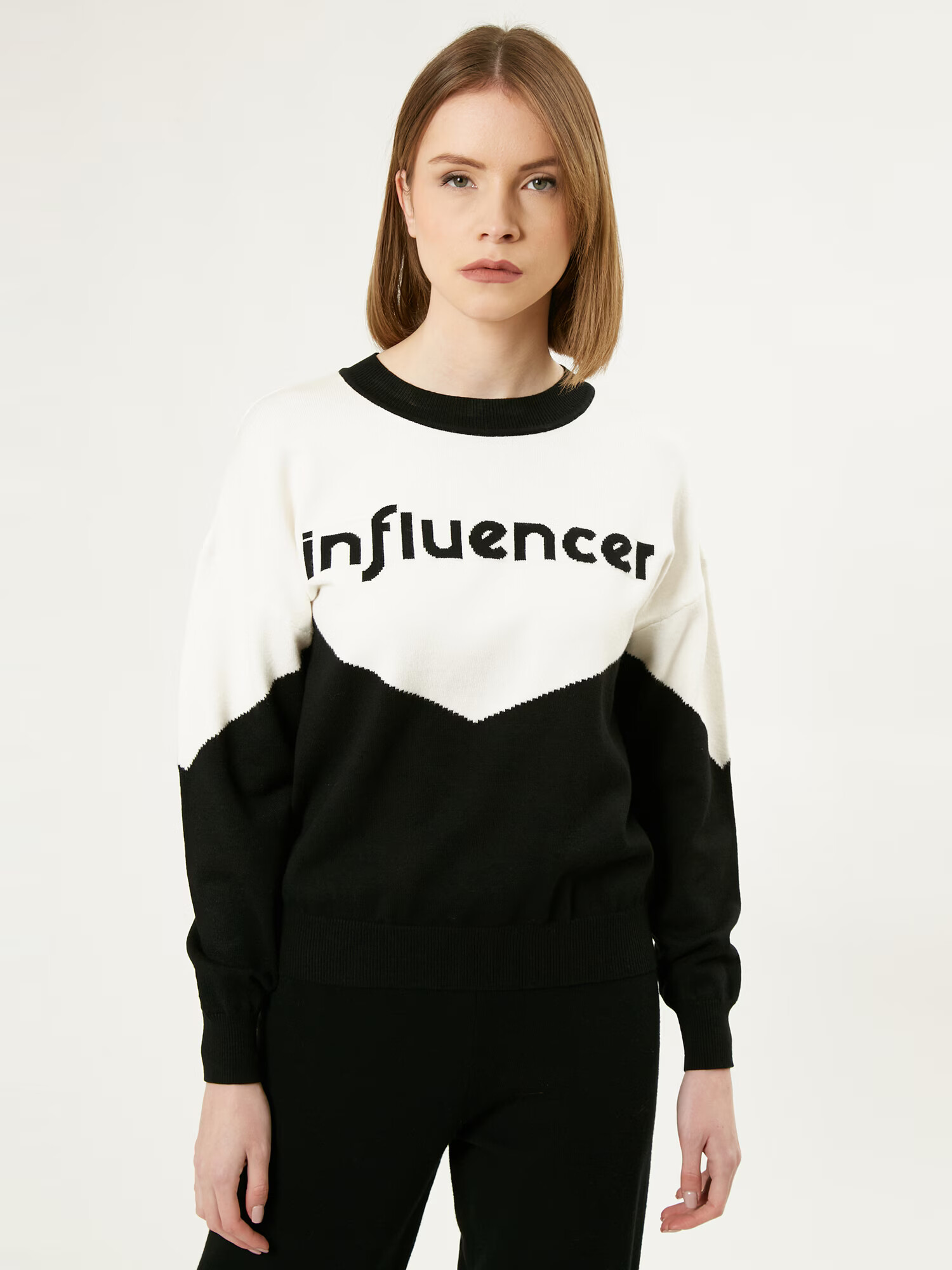 Influencer Pulover negru / alb - Pled.ro