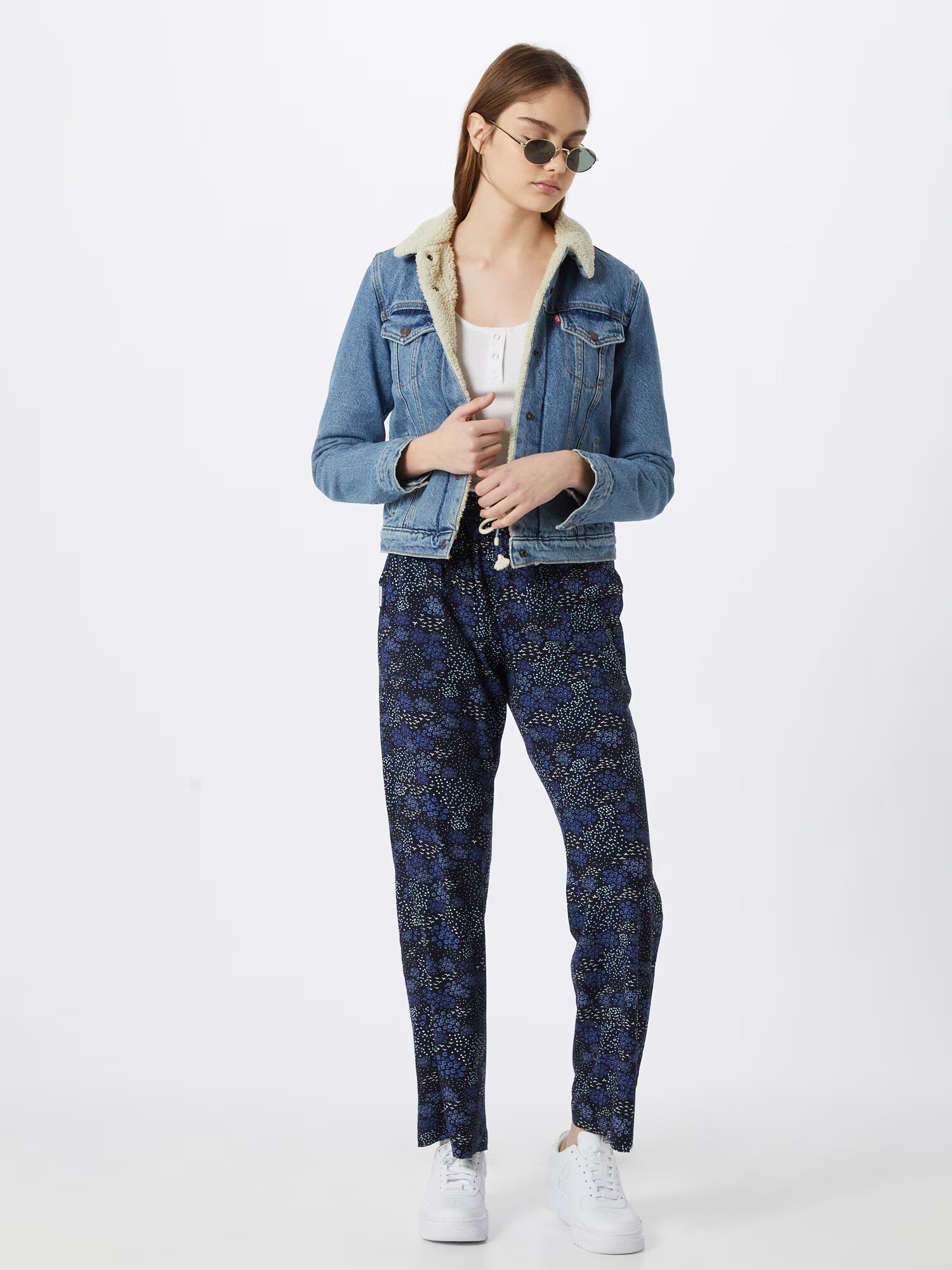 Iriedaily Pantaloni bleumarin / albastru regal / alb - Pled.ro