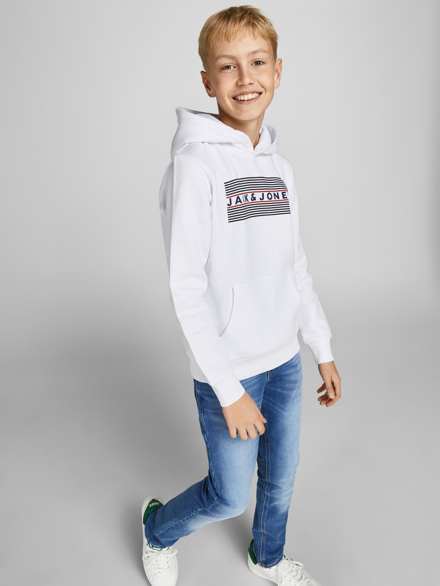 Jack & Jones Junior Bluză de molton 'ECORP' bleumarin / roși aprins / negru / alb - Pled.ro