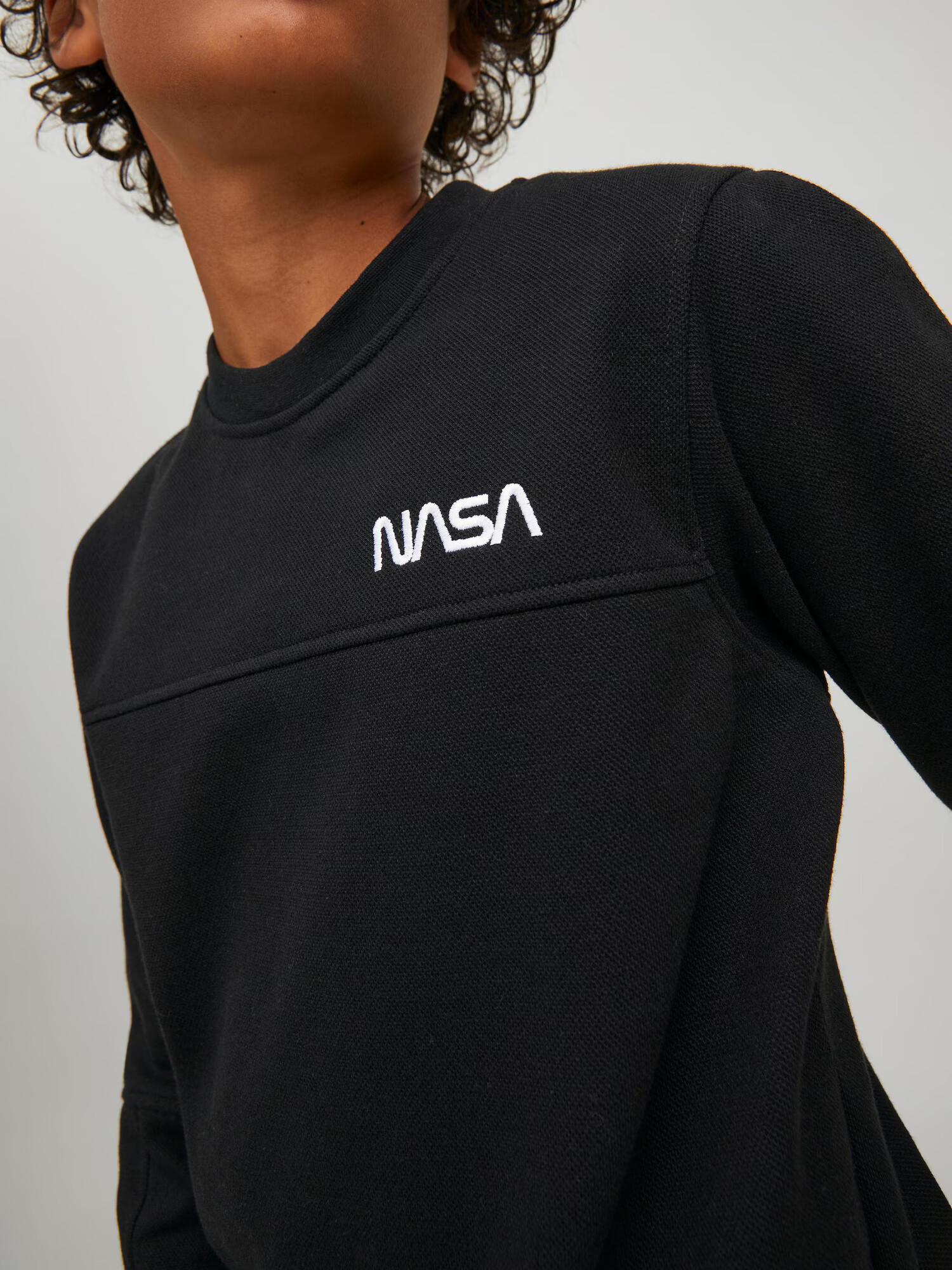 Jack & Jones Junior Bluză de molton 'Nasa' negru / alb - Pled.ro