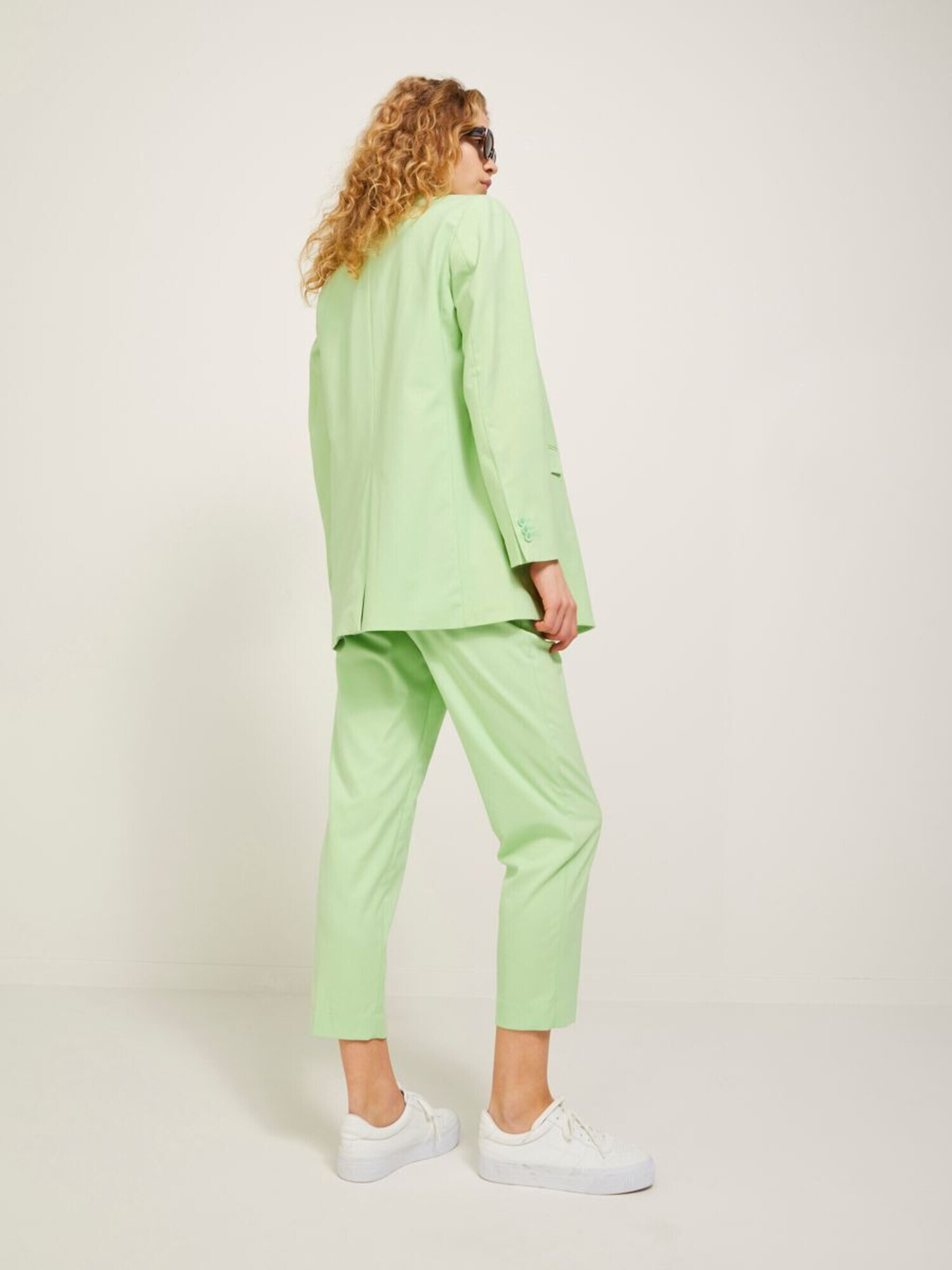 JJXX Pantaloni cutați 'Chloe' verde pastel - Pled.ro