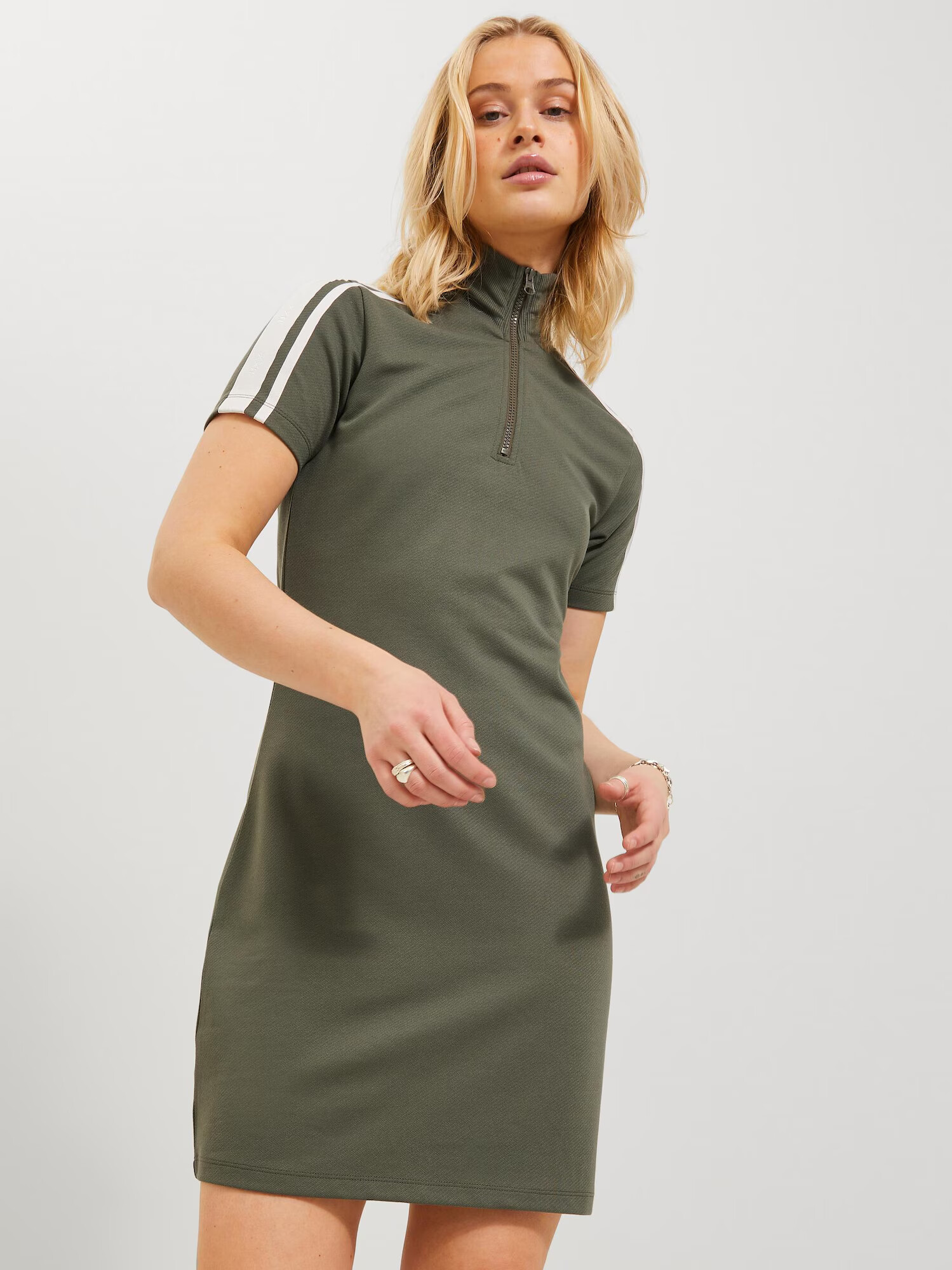 JJXX Rochie 'WOOD' oliv / alb - Pled.ro