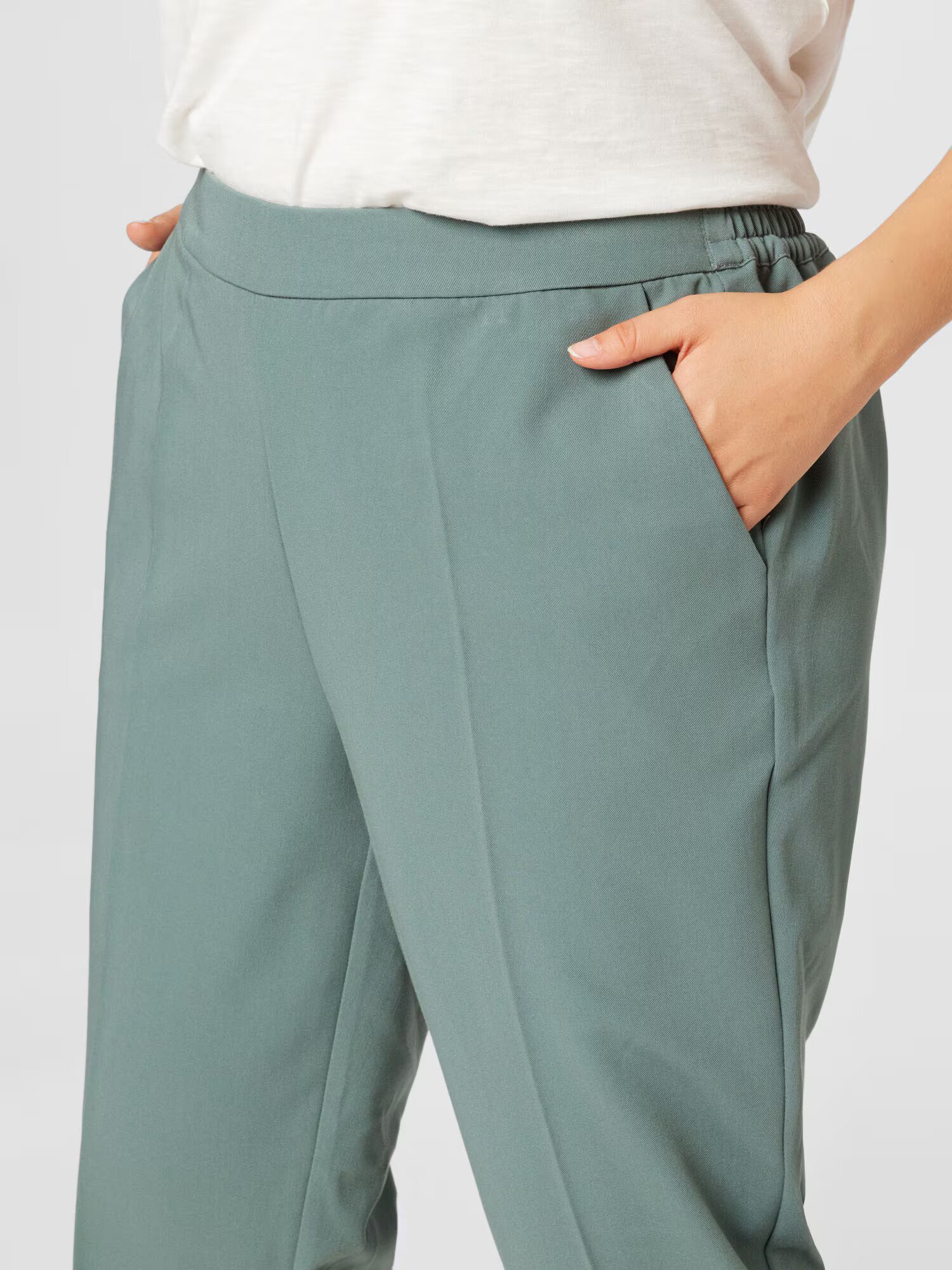 KAFFE CURVE Pantaloni cu dungă 'Sakira' verde pastel - Pled.ro