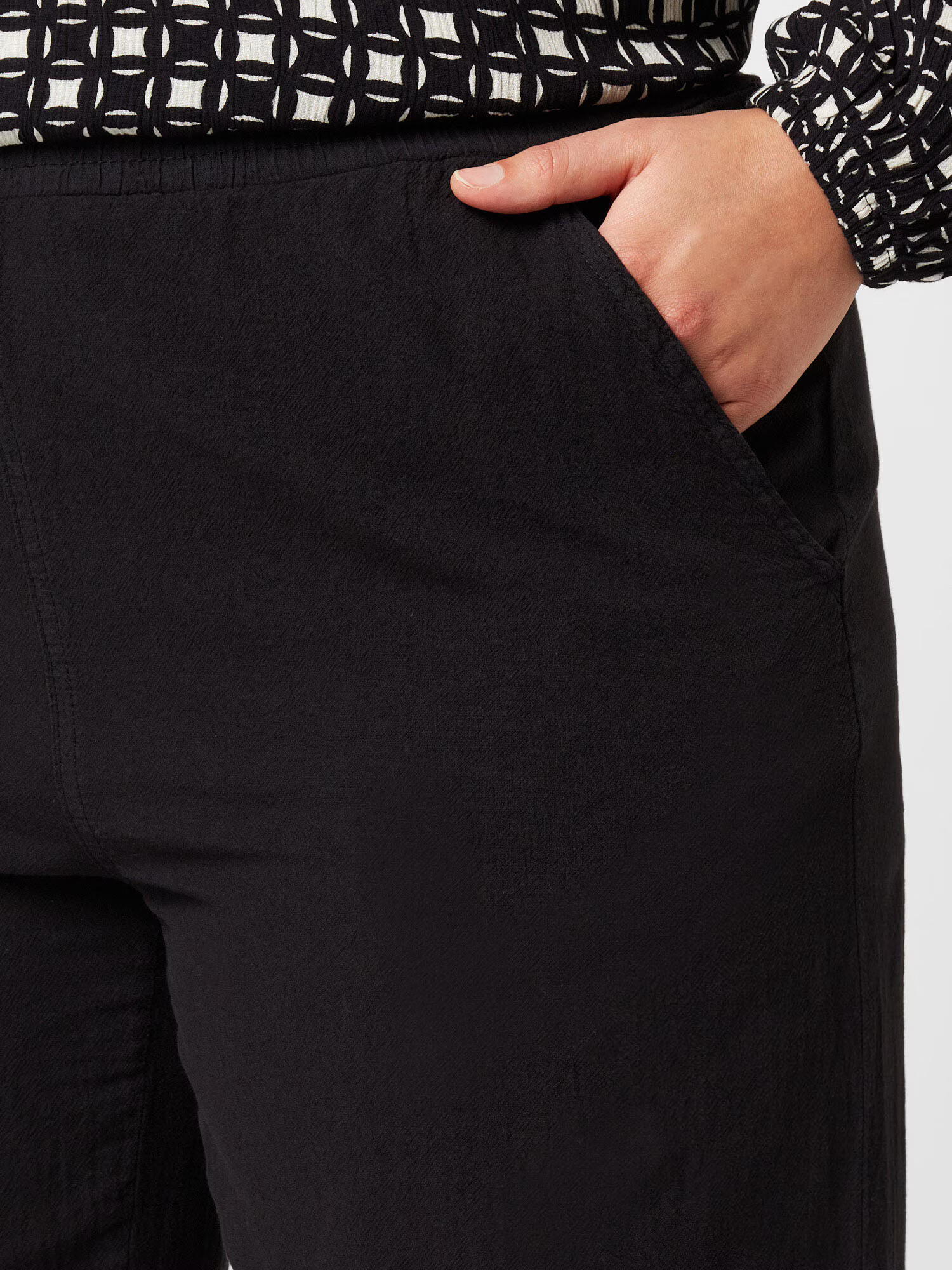 KAFFE CURVE Pantaloni 'Nana' negru - Pled.ro