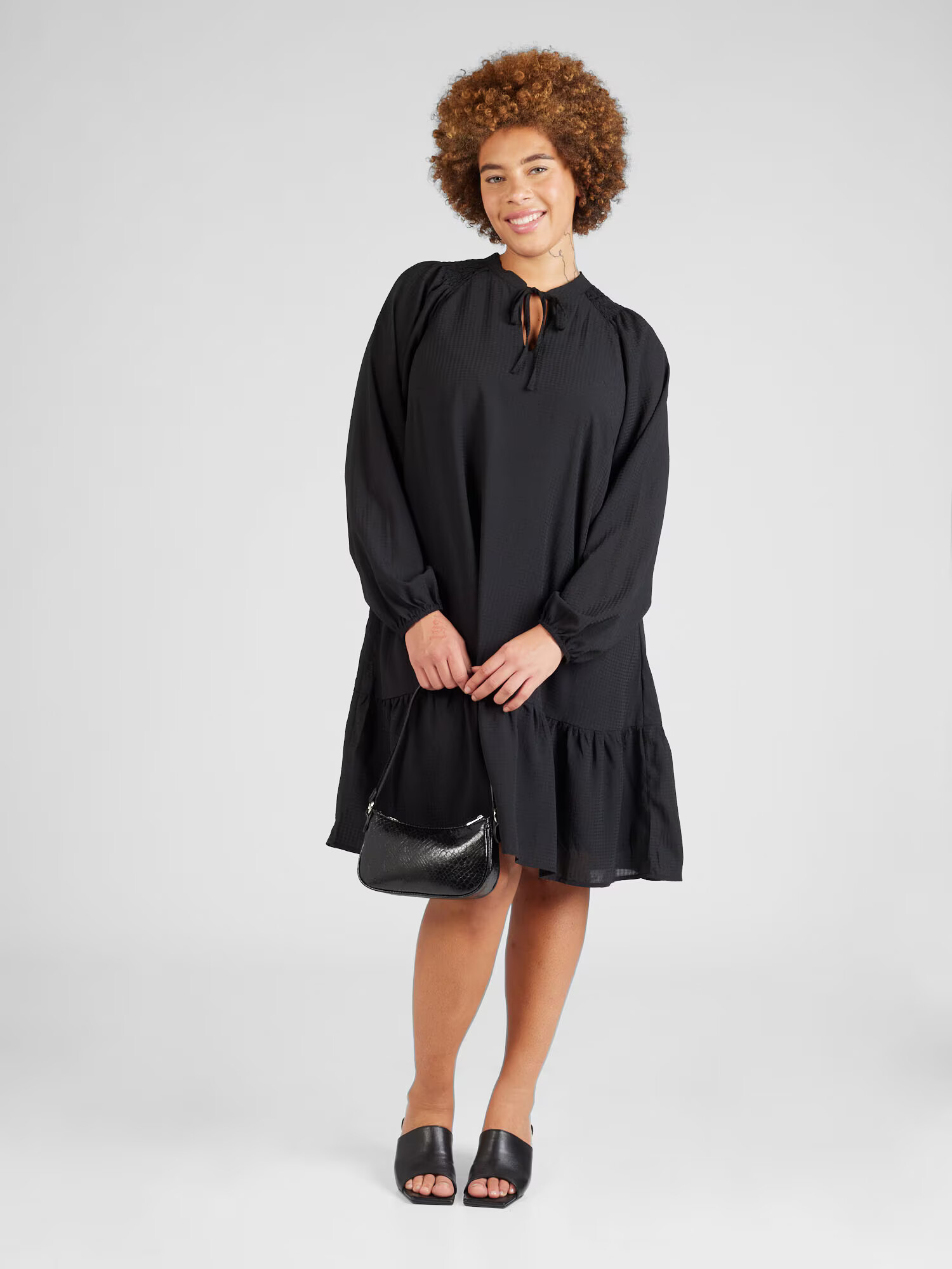 KAFFE CURVE Rochie 'Dory' negru - Pled.ro