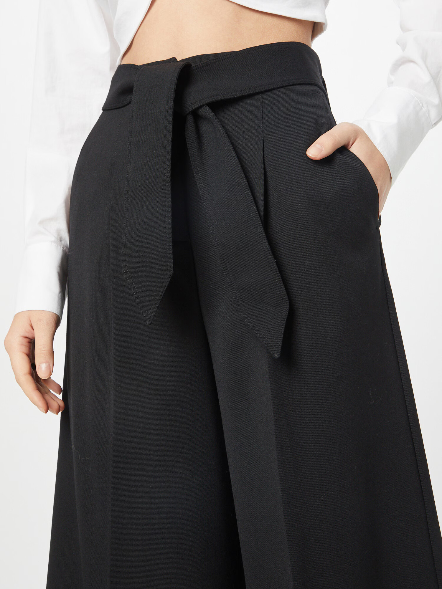 Kate Spade Pantaloni cutați negru - Pled.ro