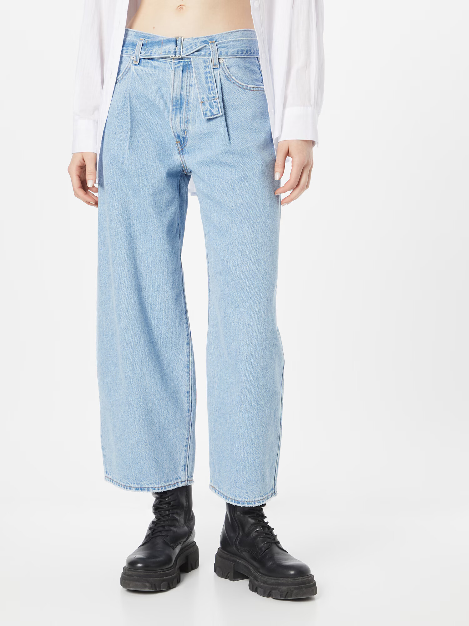 LEVI'S Pantaloni cu cute 'BELTED BAGGY LIGHT INDIGO - FLAT FINISH' albastru denim - Pled.ro