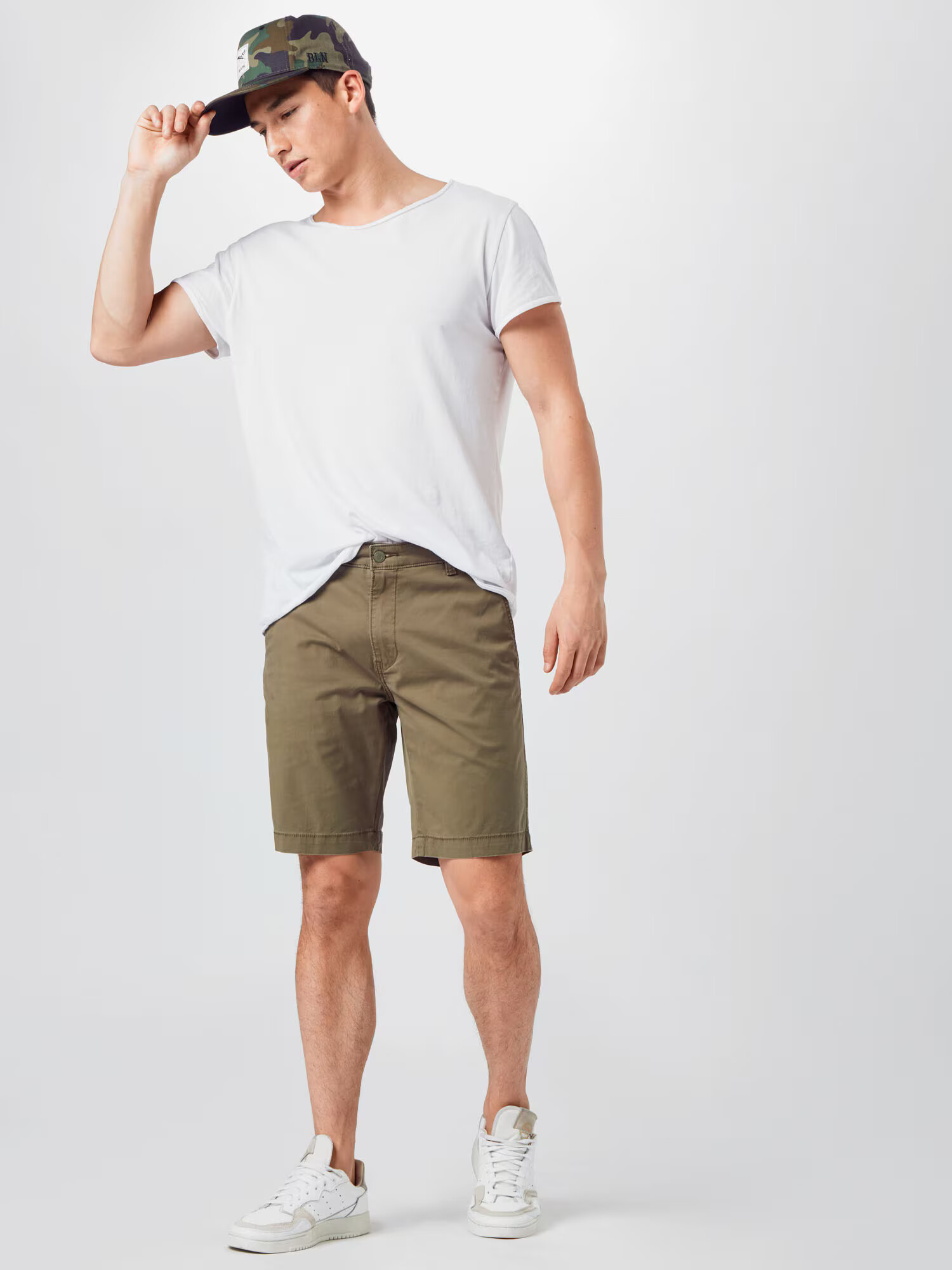 LEVI'S Pantaloni eleganți 'XX CHINO TAPER SHORT II GREENS' kaki - Pled.ro