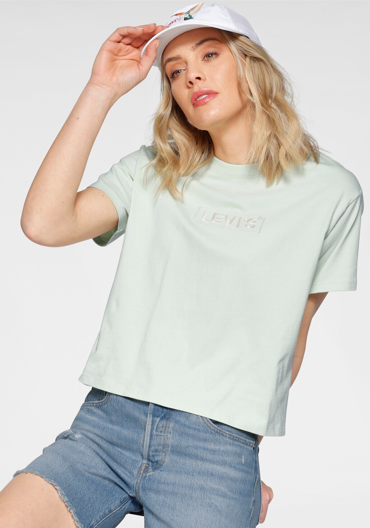 LEVI'S Tricou 'GRAPHIC VARSITY' verde pastel - Pled.ro