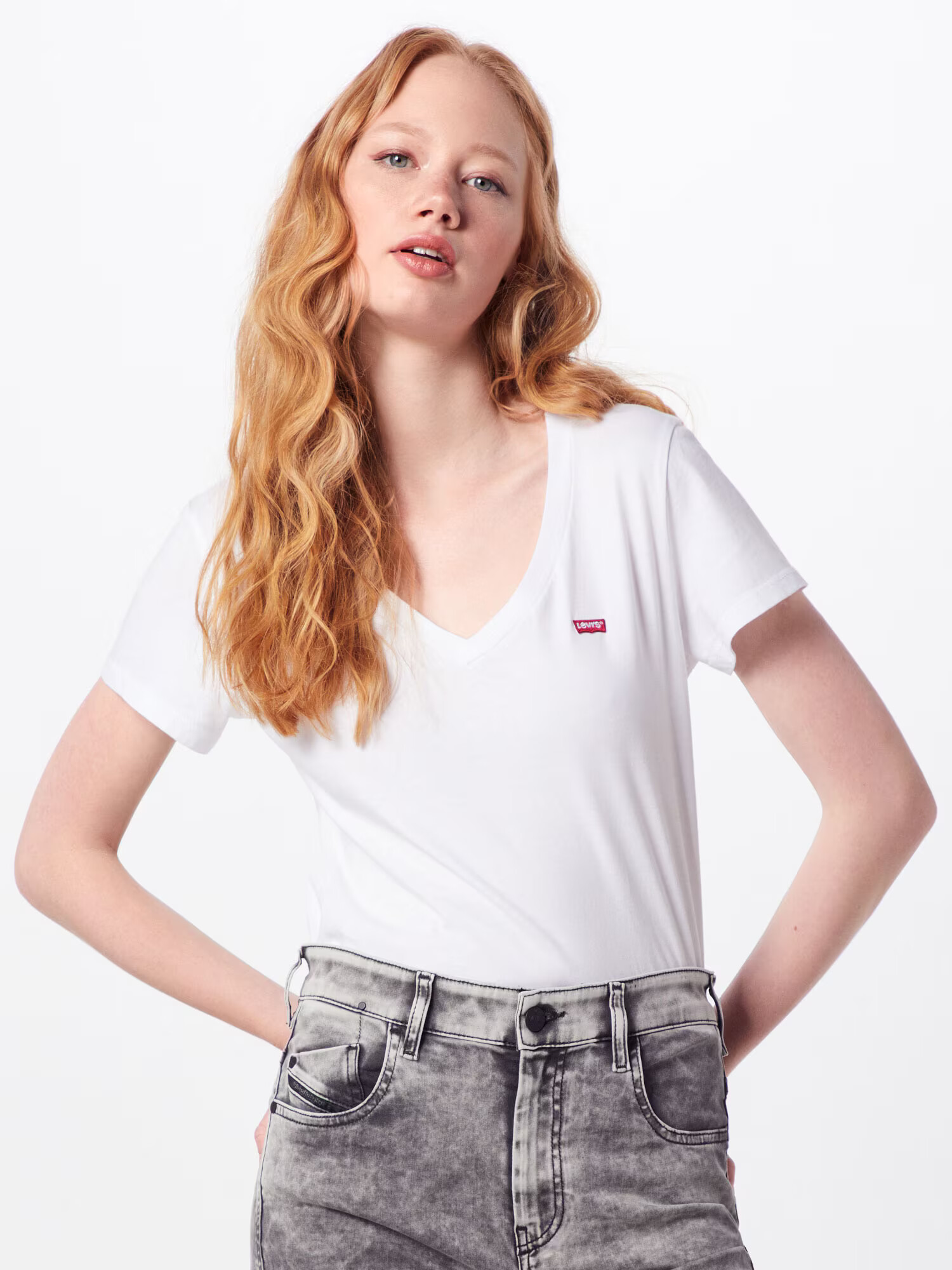 LEVI'S ® Tricou 'PERFECT VNECK NEUTRALS' roșu / alb - Pled.ro