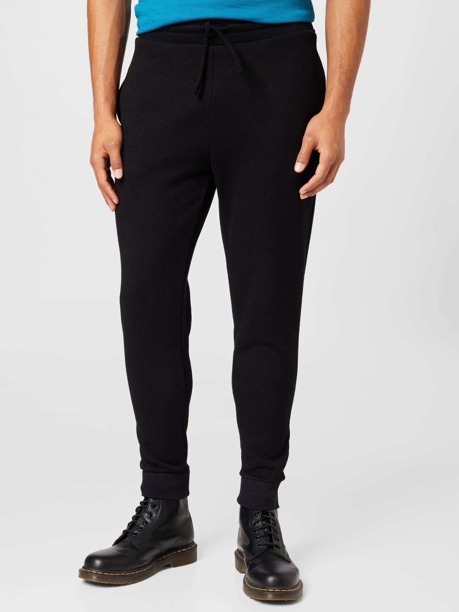 Lyle & Scott Pantaloni bleumarin / galben închis - Pled.ro