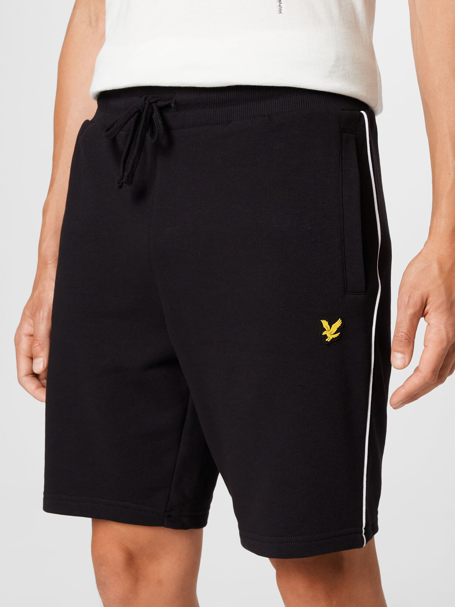 Lyle & Scott Pantaloni galben / negru / alb - Pled.ro