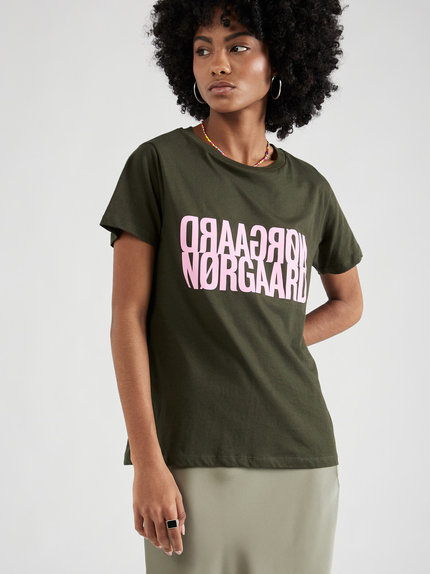 MADS NORGAARD COPENHAGEN Tricou 'Trenda' verde închis / roz - Pled.ro