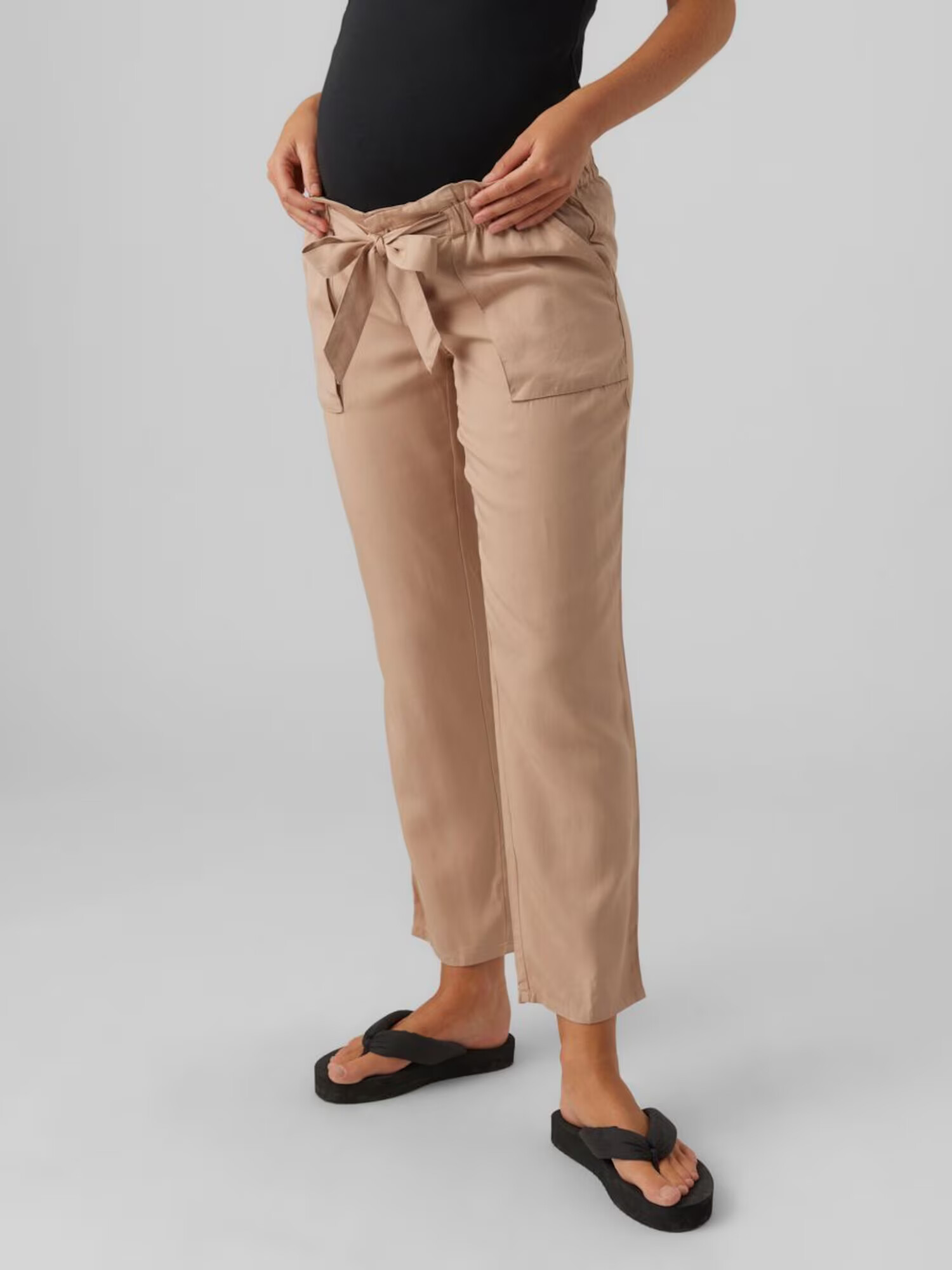 MAMALICIOUS Pantaloni 'New Bethune' gri taupe - Pled.ro