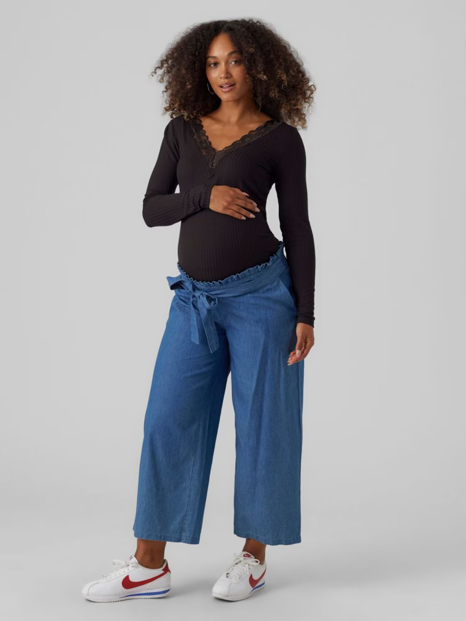 MAMALICIOUS Pantaloni 'VIBBE' albastru denim - Pled.ro