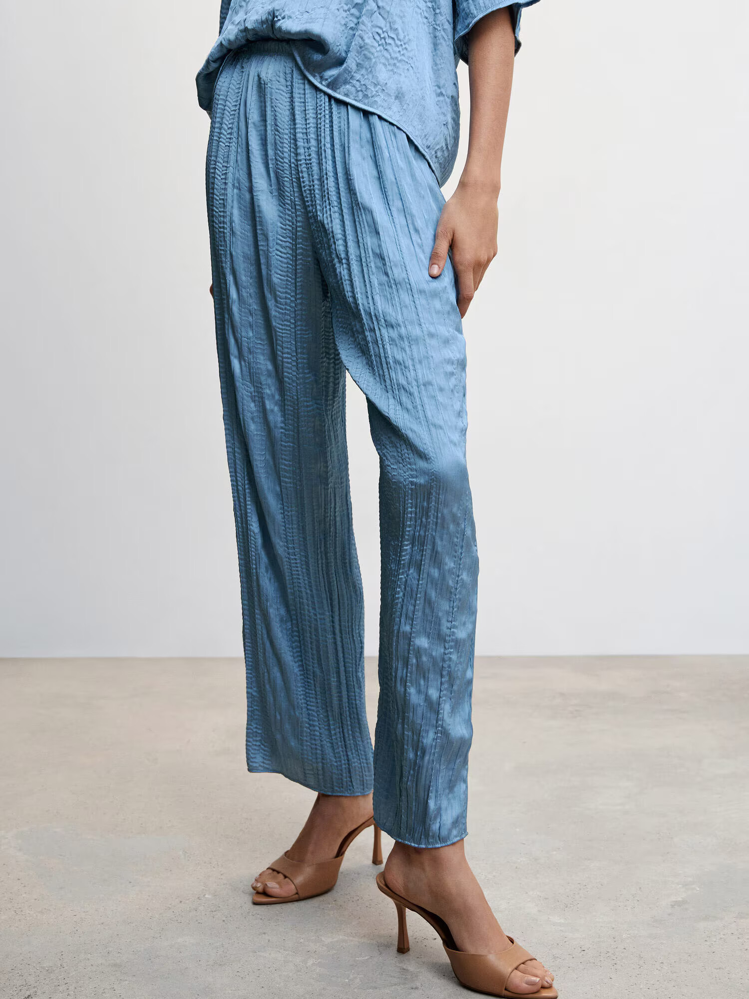 MANGO Pantaloni albastru deschis - Pled.ro