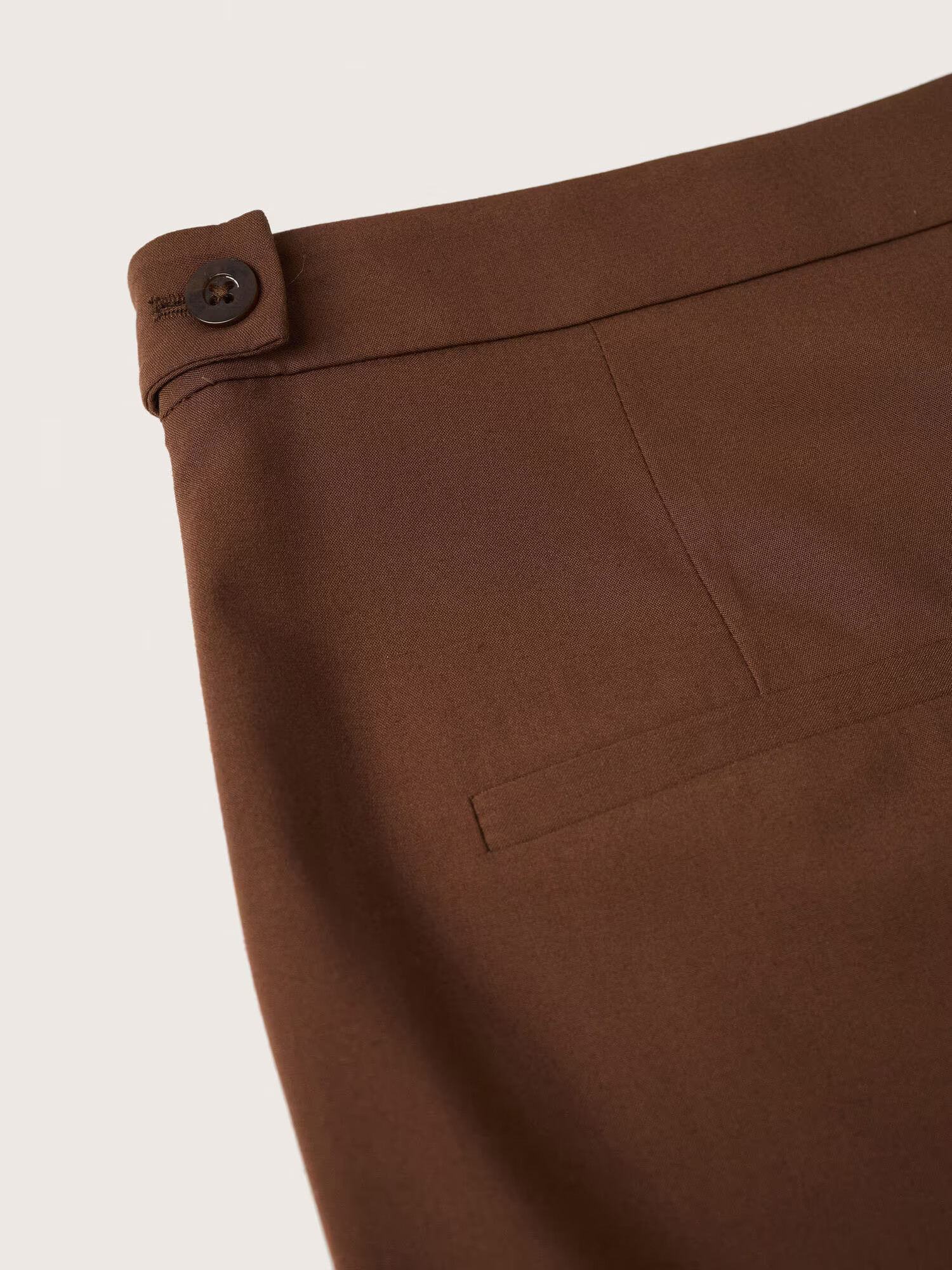 MANGO Pantaloni cutați 'Charlie' maro caramel - Pled.ro