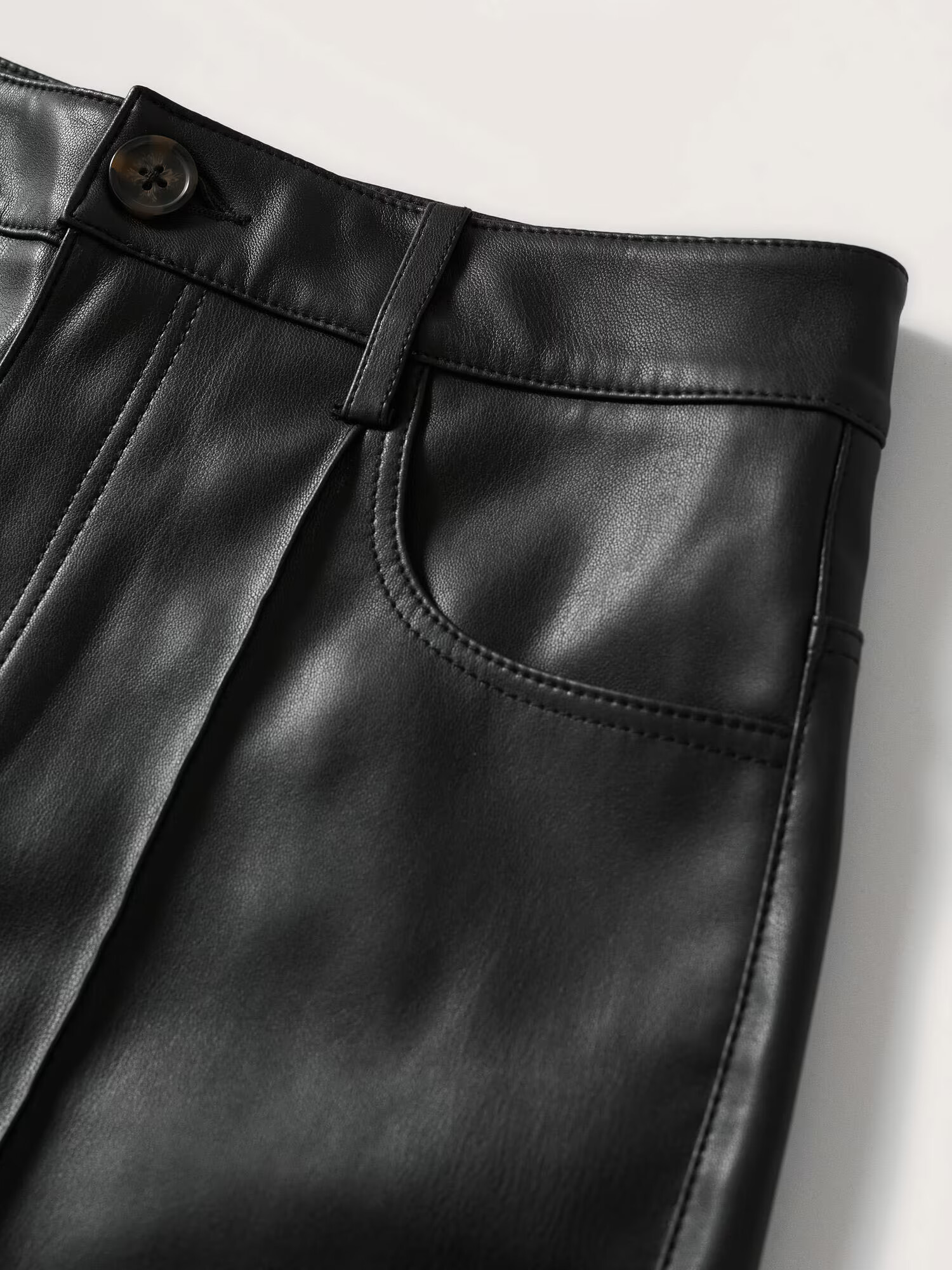 MANGO Pantaloni cutați negru - Pled.ro