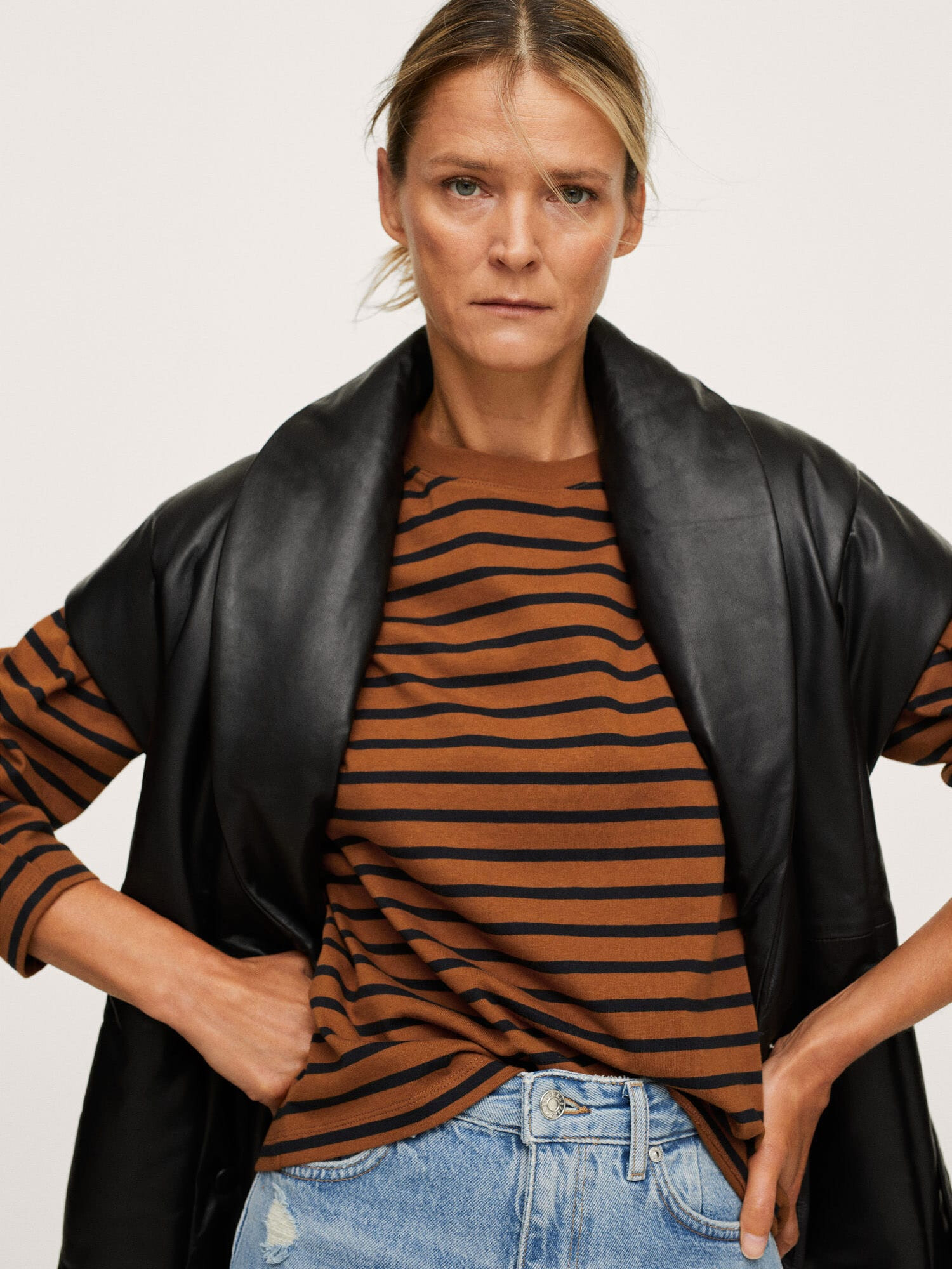 MANGO Tricou 'Larin' maro caramel / negru - Pled.ro