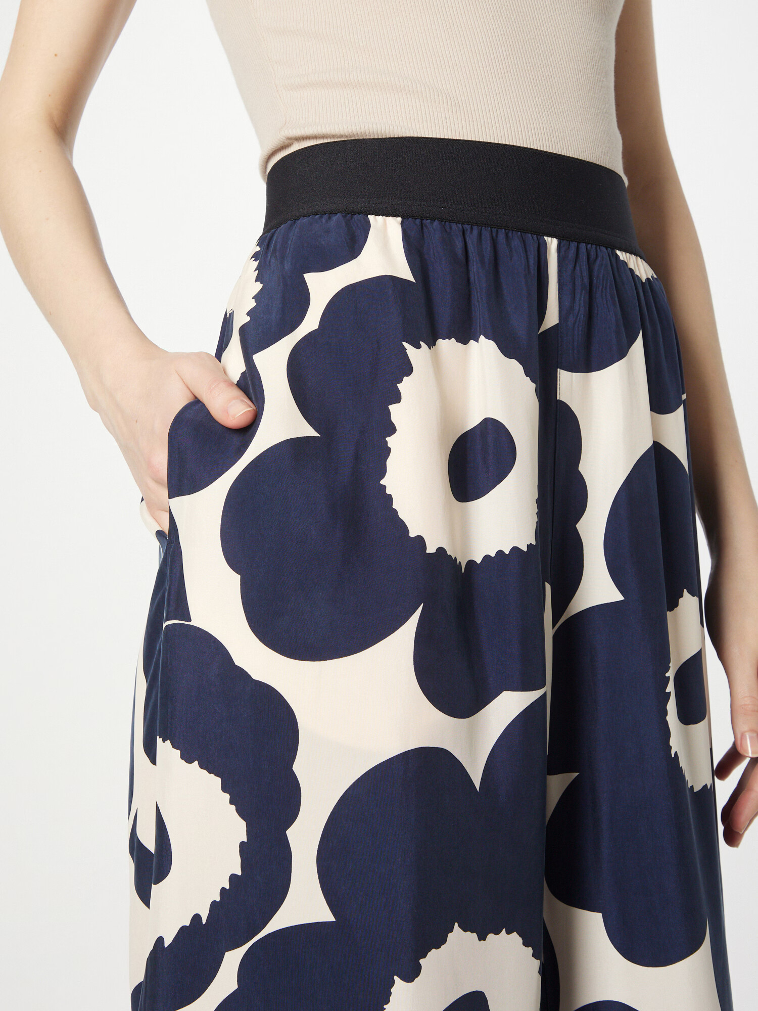 Marimekko Pantaloni 'Irbma' bleumarin / alb murdar - Pled.ro