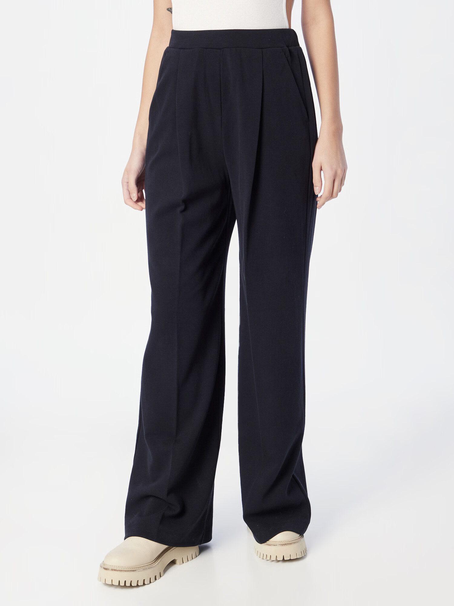 Max Mara Leisure Pantaloni cutați 'OBLARE' negru - Pled.ro