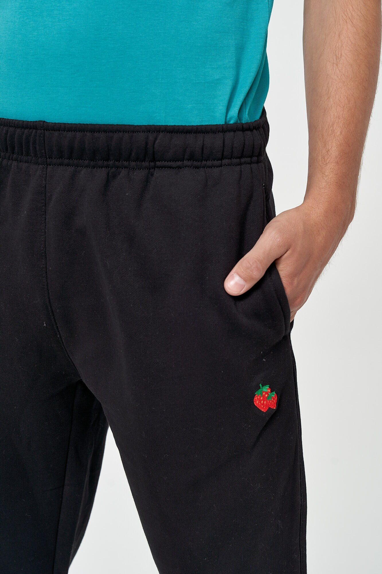 Mikon Pantaloni 'Erdbeere' negru - Pled.ro