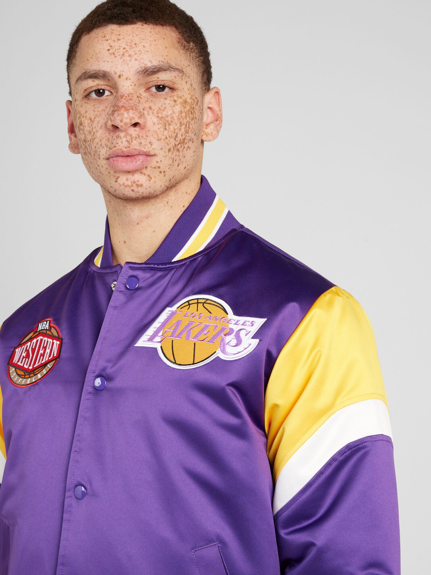 Mitchell & Ness Geacă de primăvară-toamnă 'NBA' galben / lila / roșu / alb murdar - Pled.ro