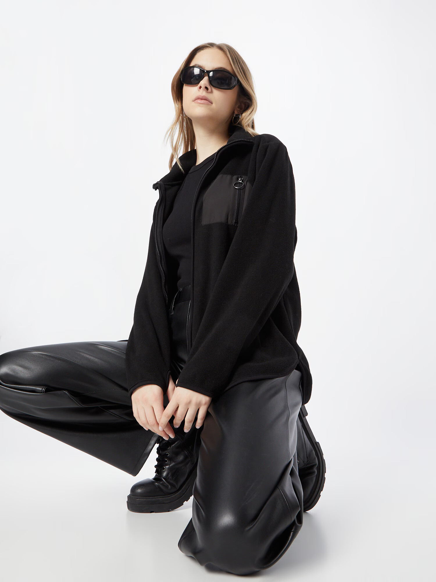 Monki Jachetă fleece negru - Pled.ro