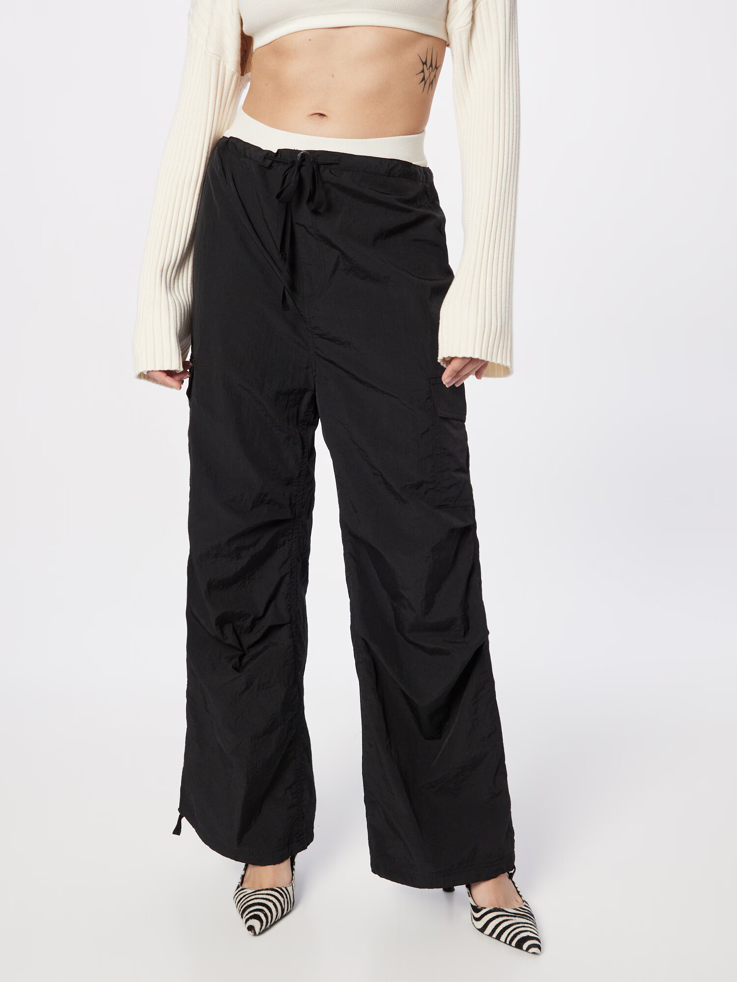 Monki Pantaloni cu buzunare negru - Pled.ro