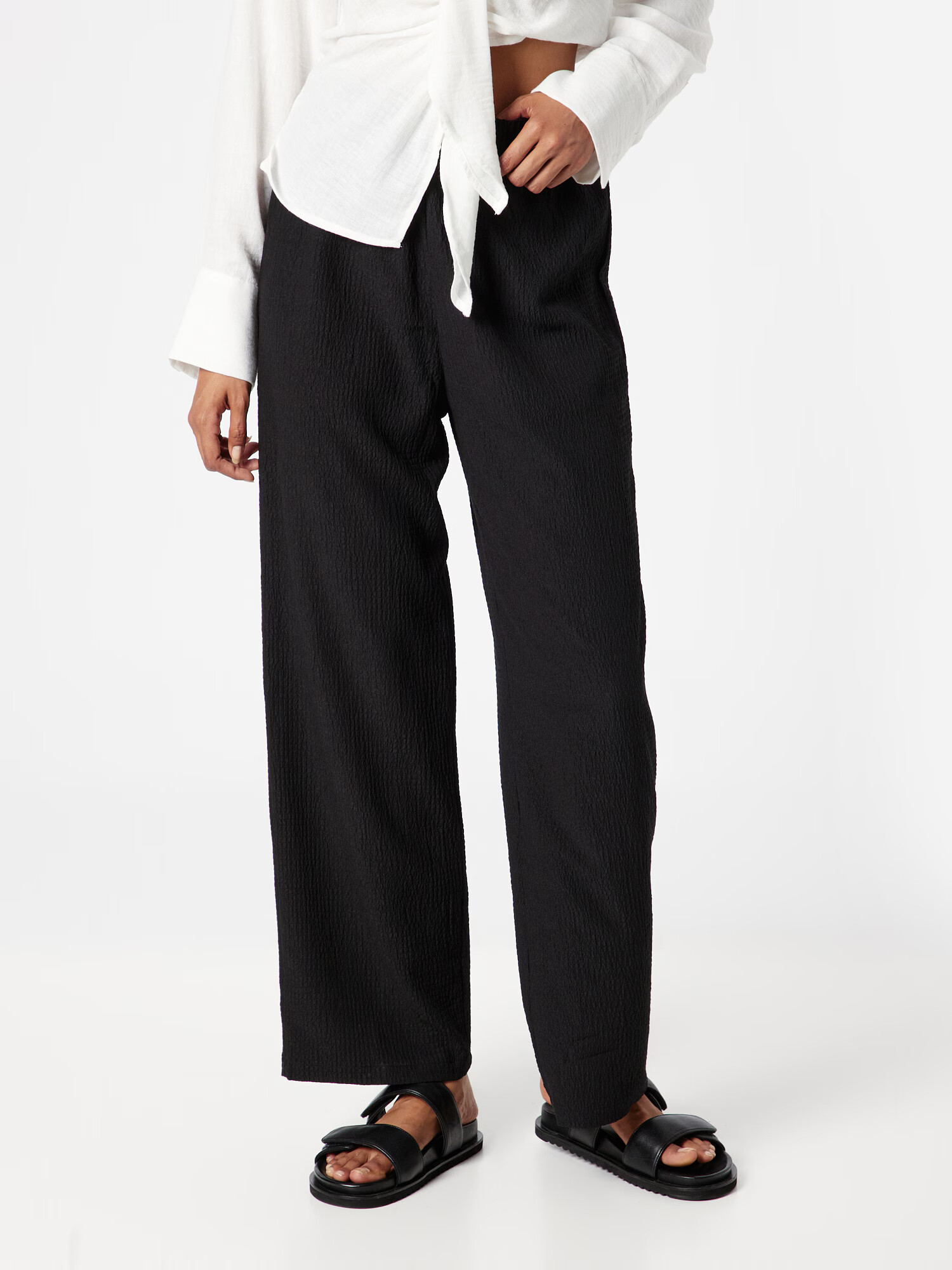 Monki Pantaloni negru - Pled.ro