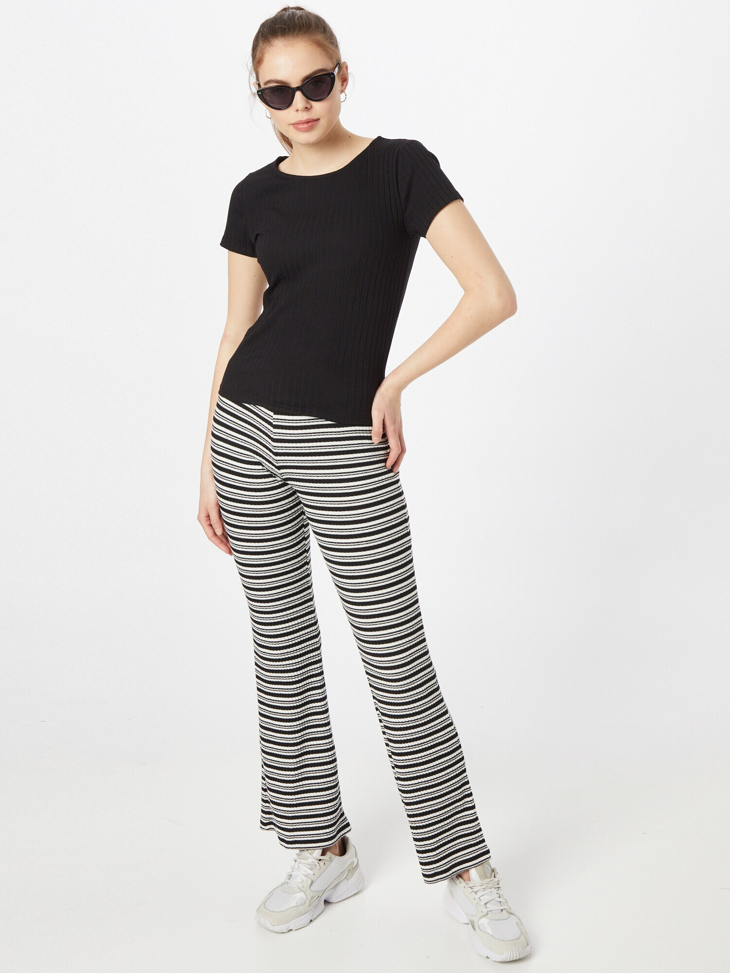 Monki Pantaloni negru / alb - Pled.ro