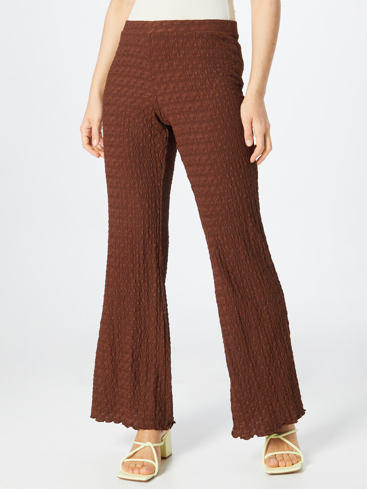 Monki Pantaloni maro - Pled.ro