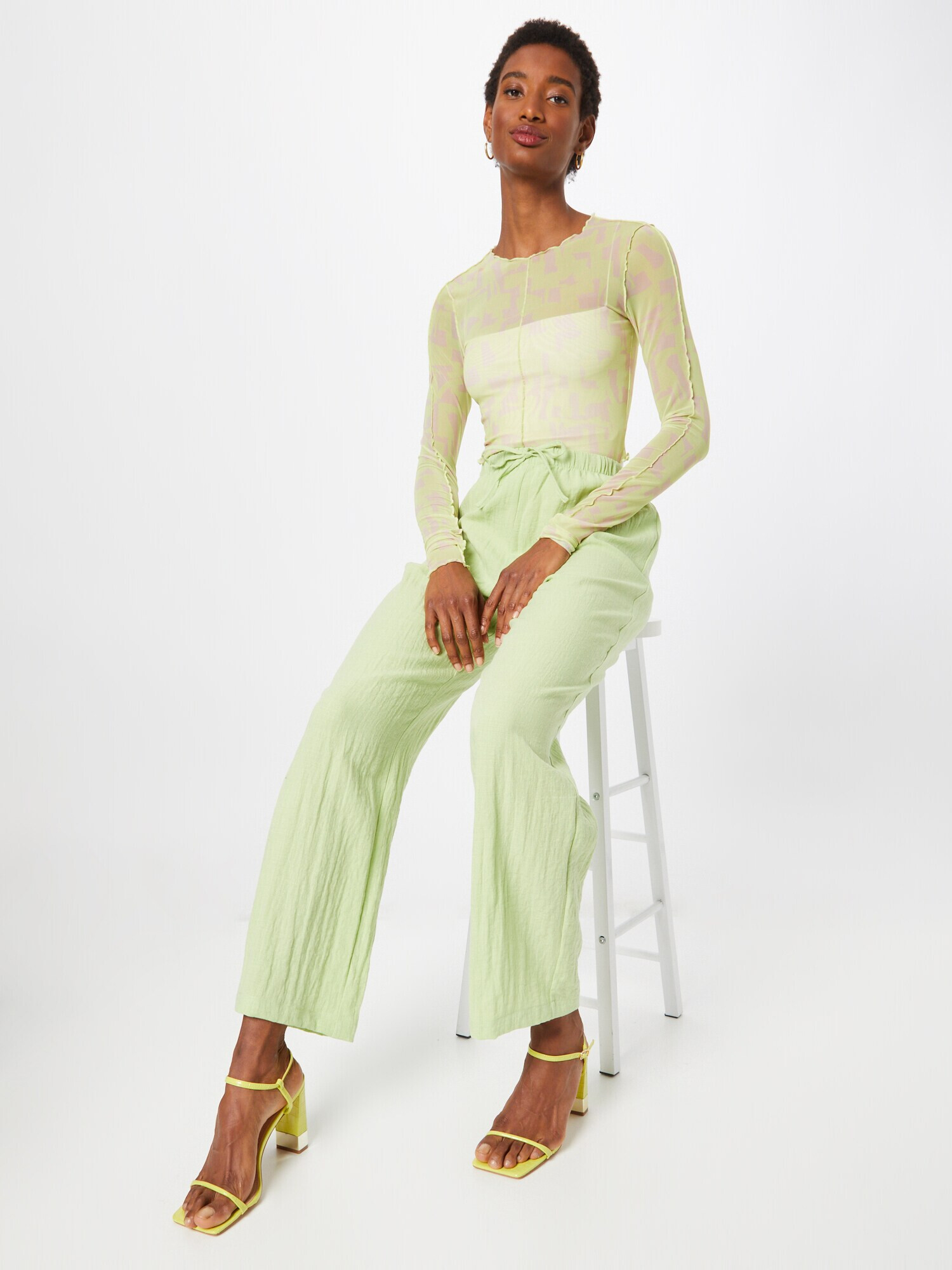 Monki Pantaloni verde pastel - Pled.ro